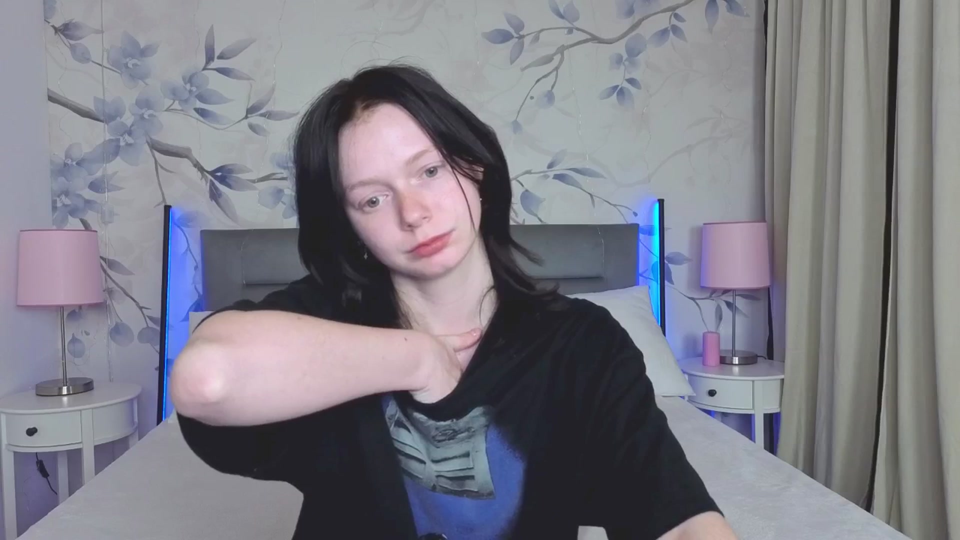 Gallery image thumbnail from Bucks_bunny's myfreecams stream on, 04/19/2026, 23:54 image 18 of 20