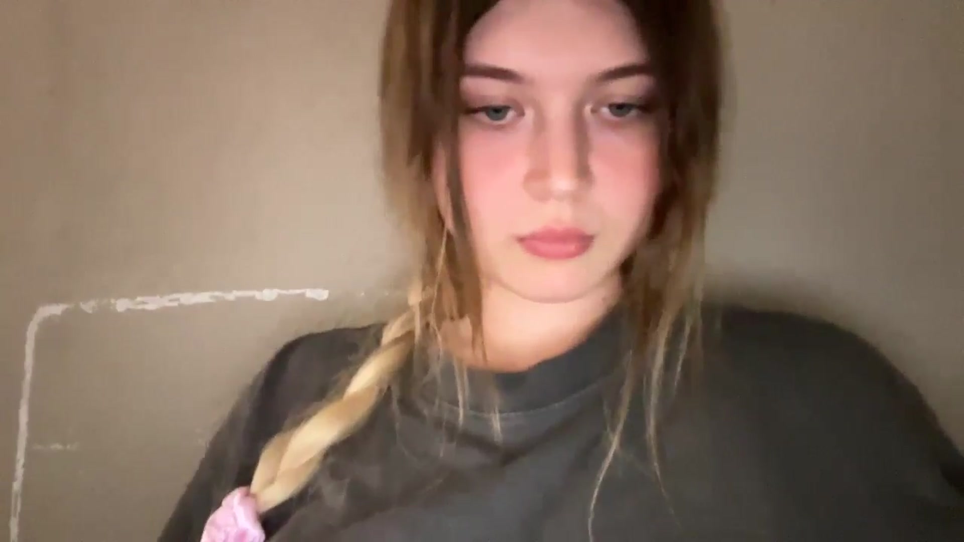 Gallery image thumbnail from BuckwheatLady's myfreecams stream on, 10/14/2025, 18:41 image 15 of 20
