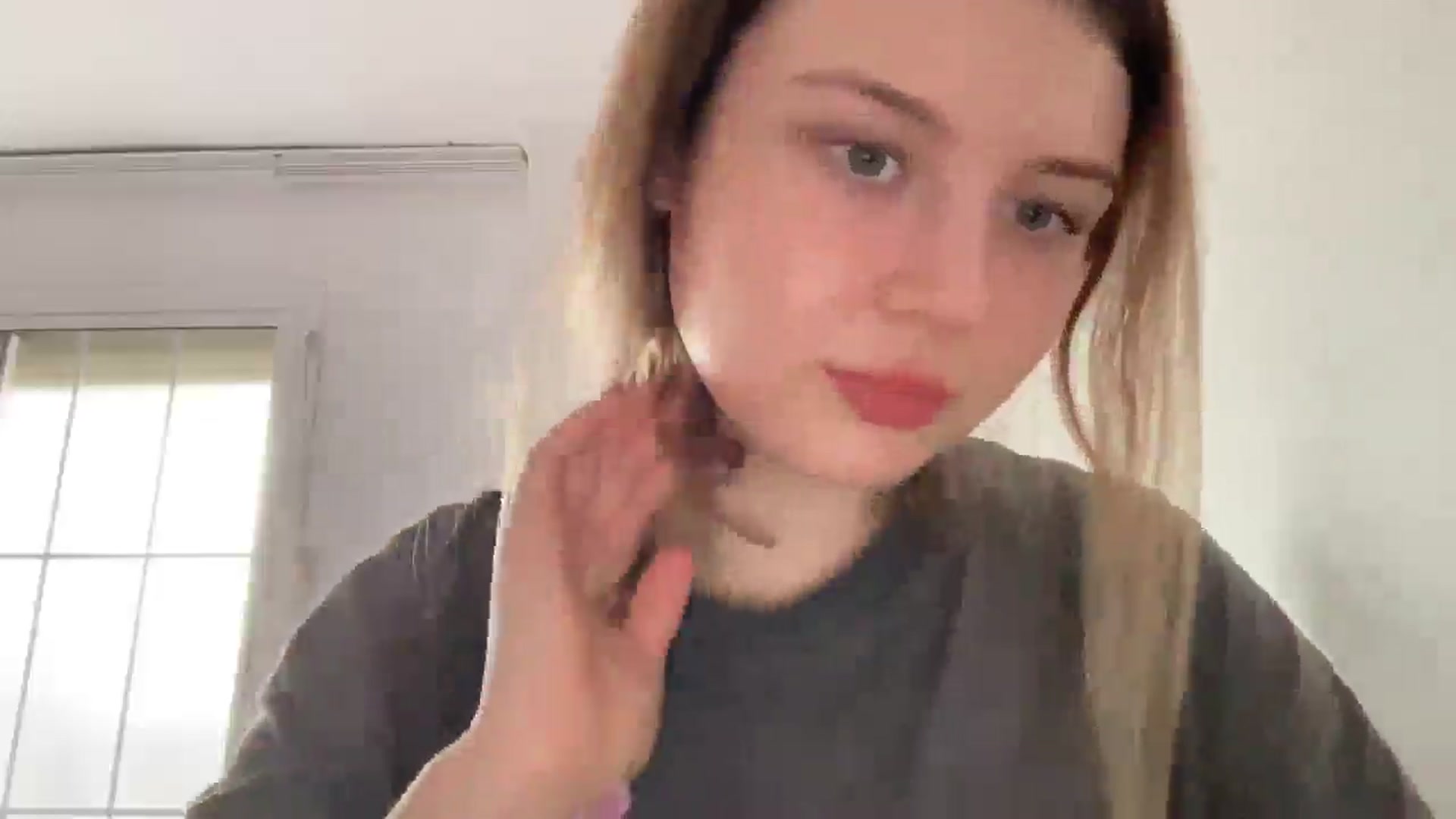 Gallery image thumbnail from BuckwheatLady's myfreecams stream on, 10/15/2025, 09:15 image 6 of 20