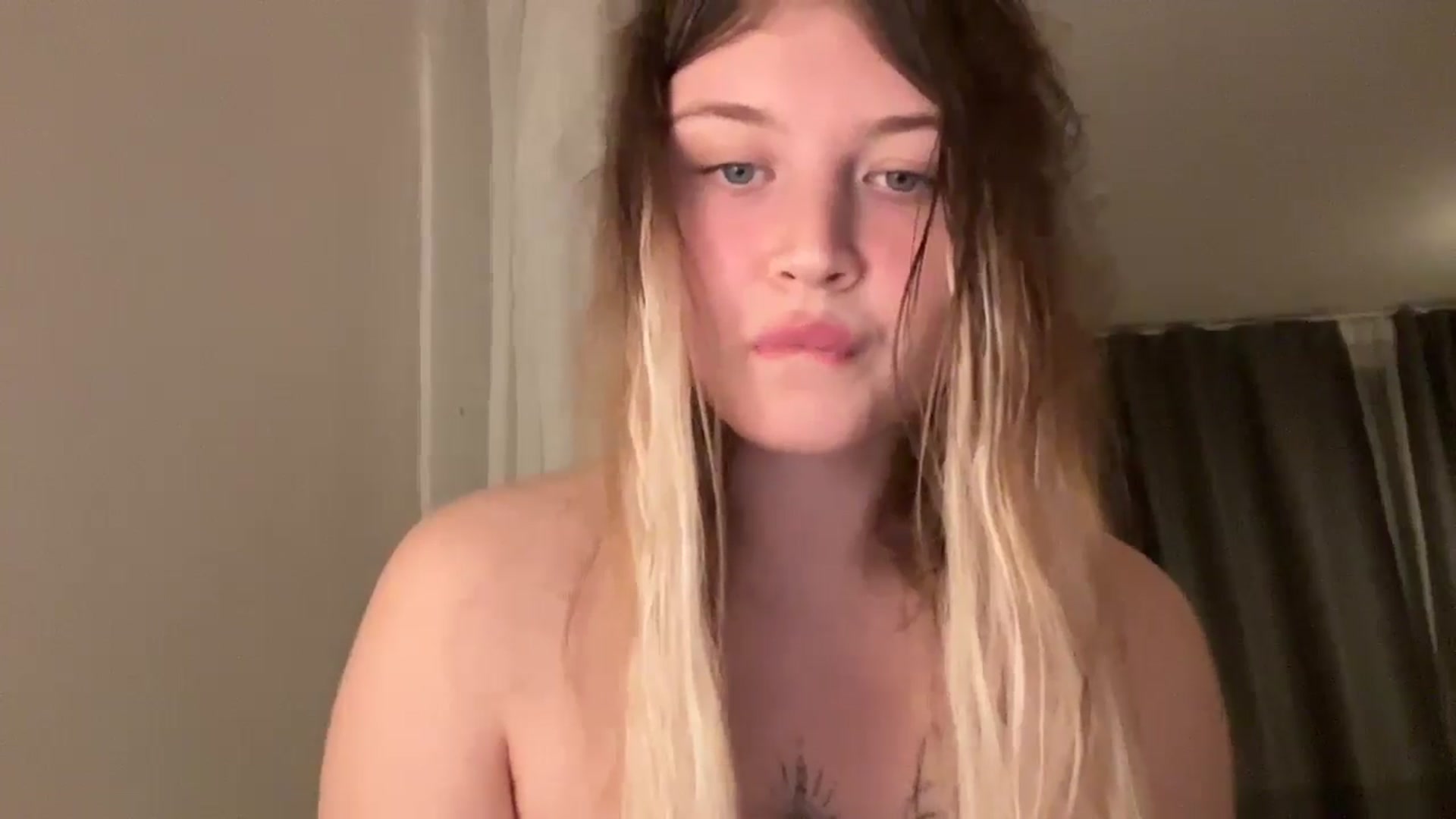 Gallery image thumbnail from BuckwheatLady's myfreecams stream on, 10/16/2025, 20:12 image 9 of 20