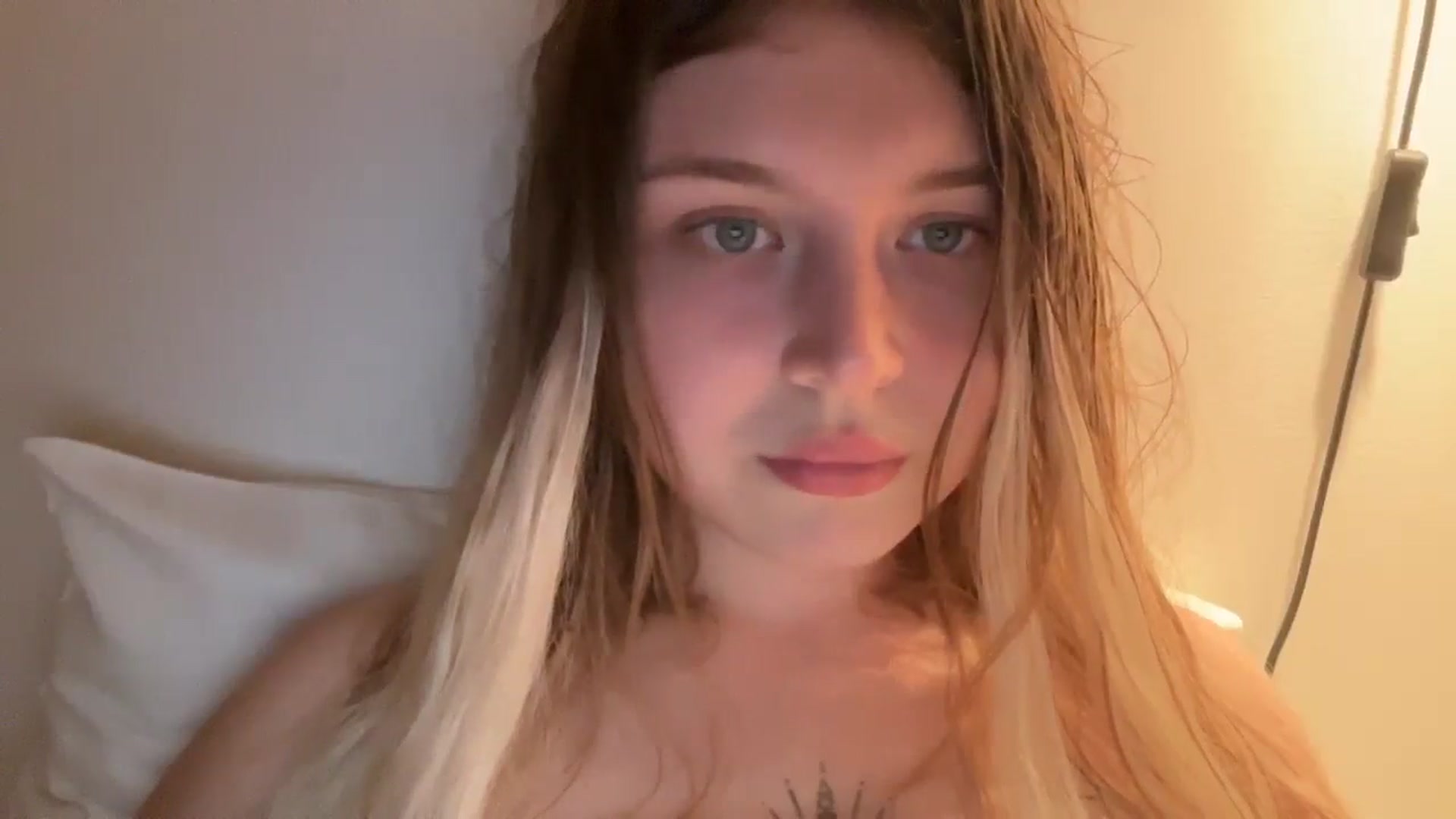 Gallery image thumbnail from BuckwheatLady's myfreecams stream on, 10/16/2025, 20:12 image 15 of 20