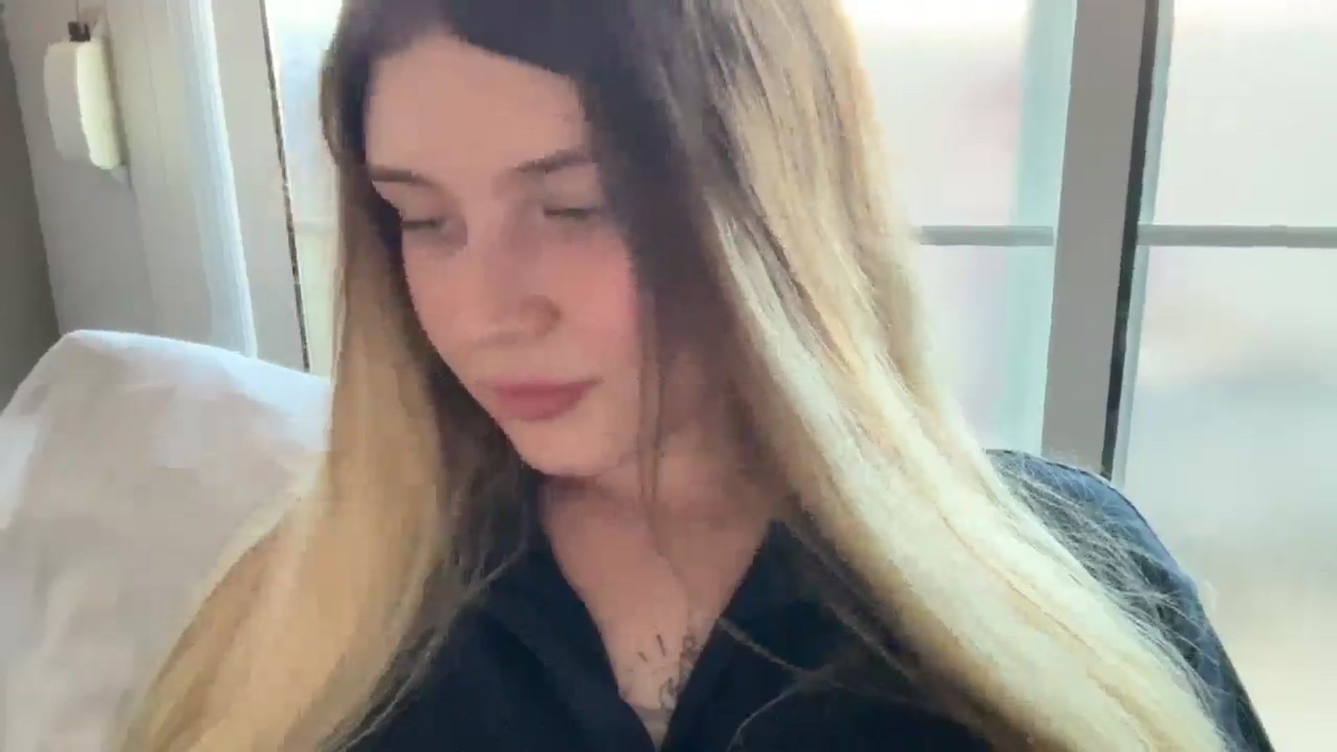 Gallery image thumbnail from BuckwheatLady's myfreecams stream on, 10/23/2025, 16:23 image 17 of 20