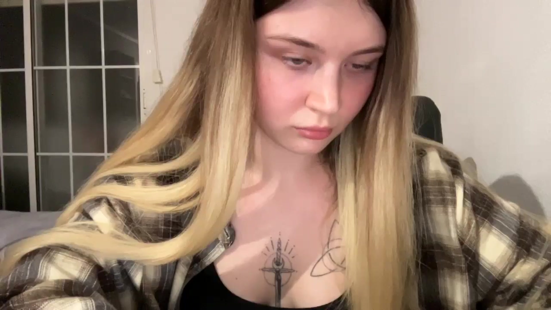 Gallery image thumbnail from BuckwheatLady's myfreecams stream on, 10/25/2025, 18:01 image 15 of 20