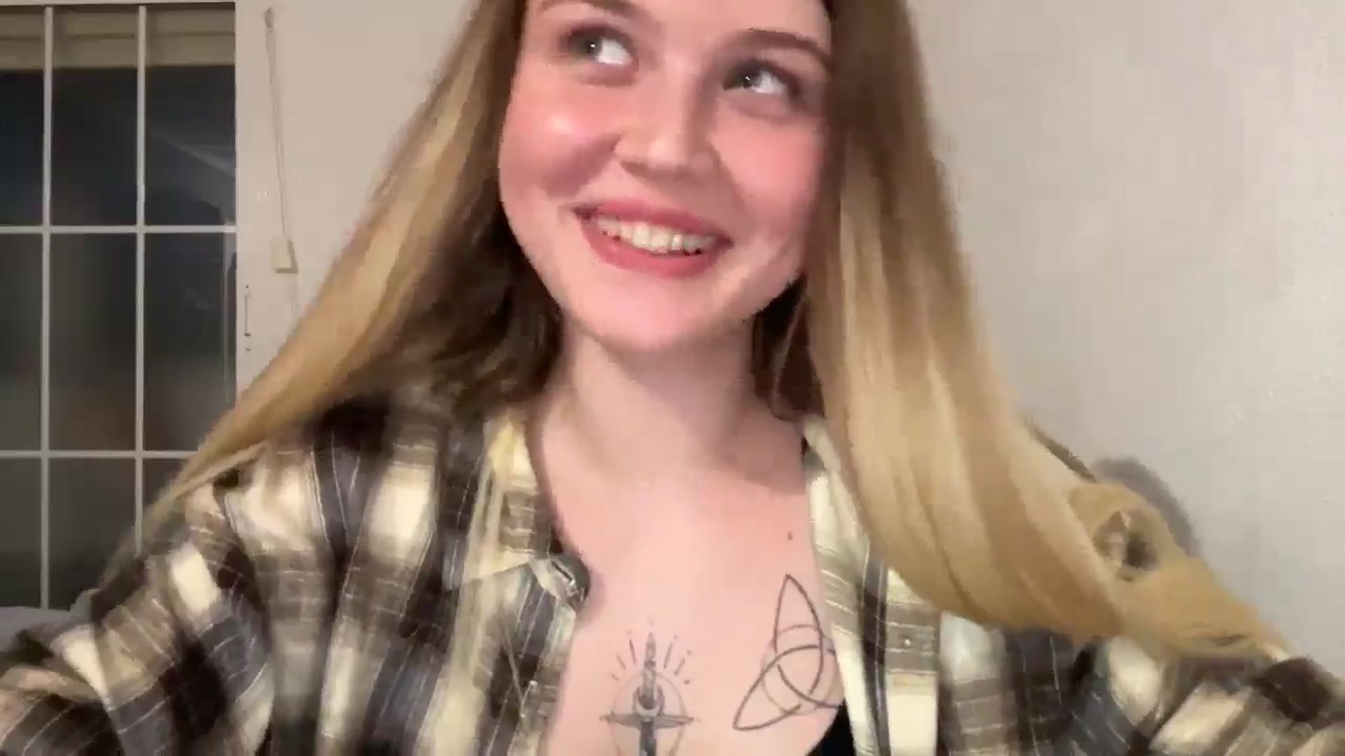 Gallery image thumbnail from BuckwheatLady's myfreecams stream on, 10/25/2025, 18:01 image 3 of 20