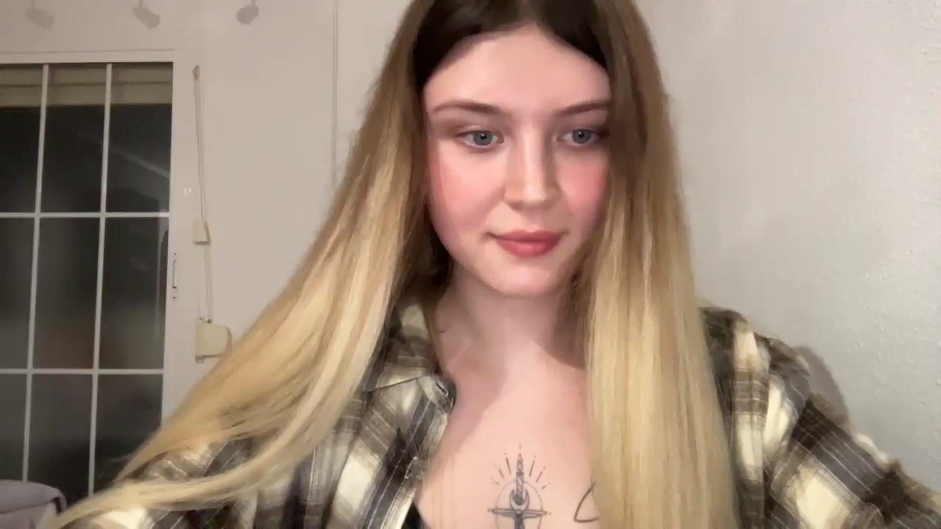 Gallery image thumbnail from BuckwheatLady's myfreecams stream on, 10/25/2025, 18:01 image 8 of 20