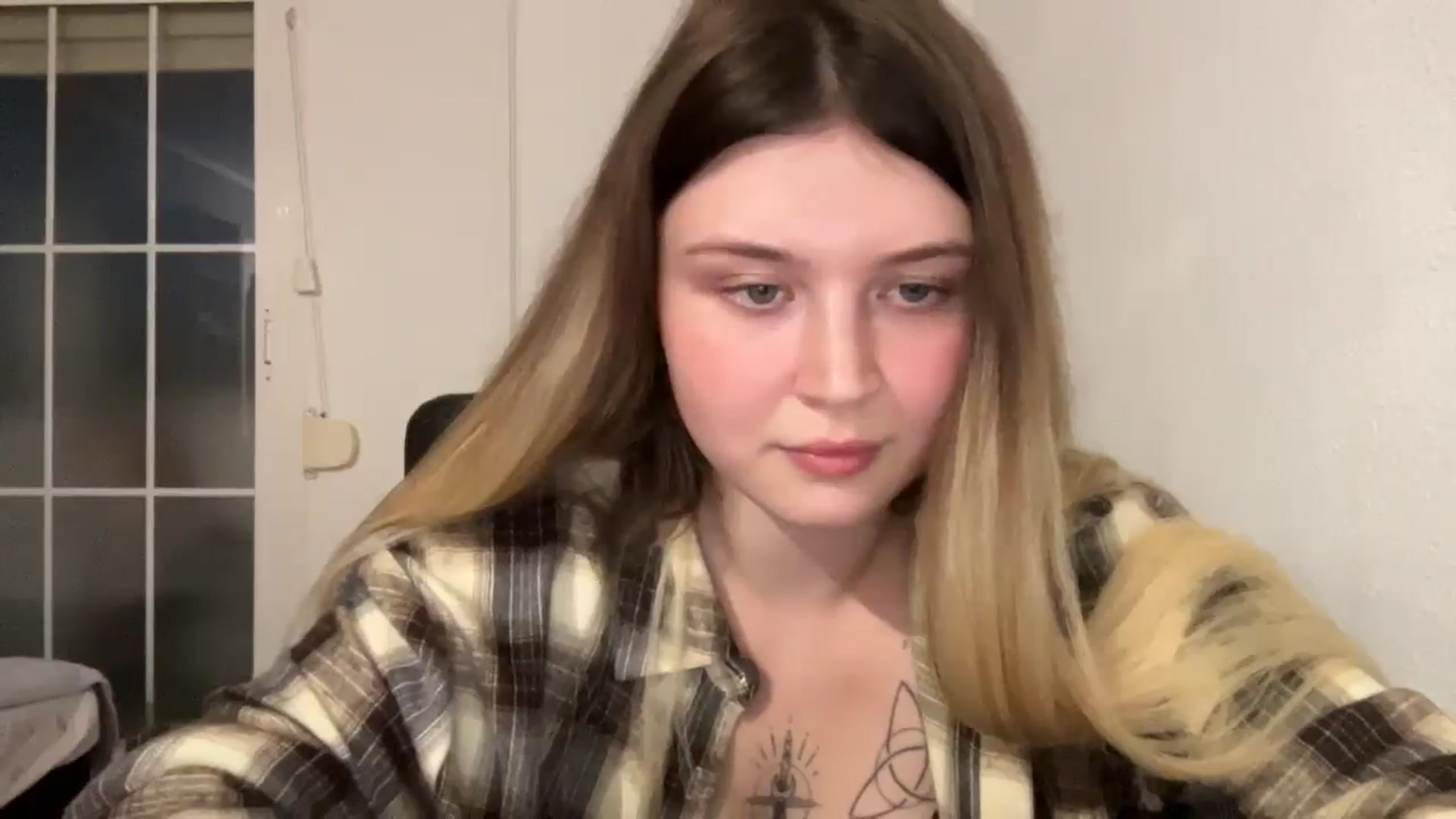 Gallery image thumbnail from BuckwheatLady's myfreecams stream on, 10/25/2025, 18:01 image 2 of 20