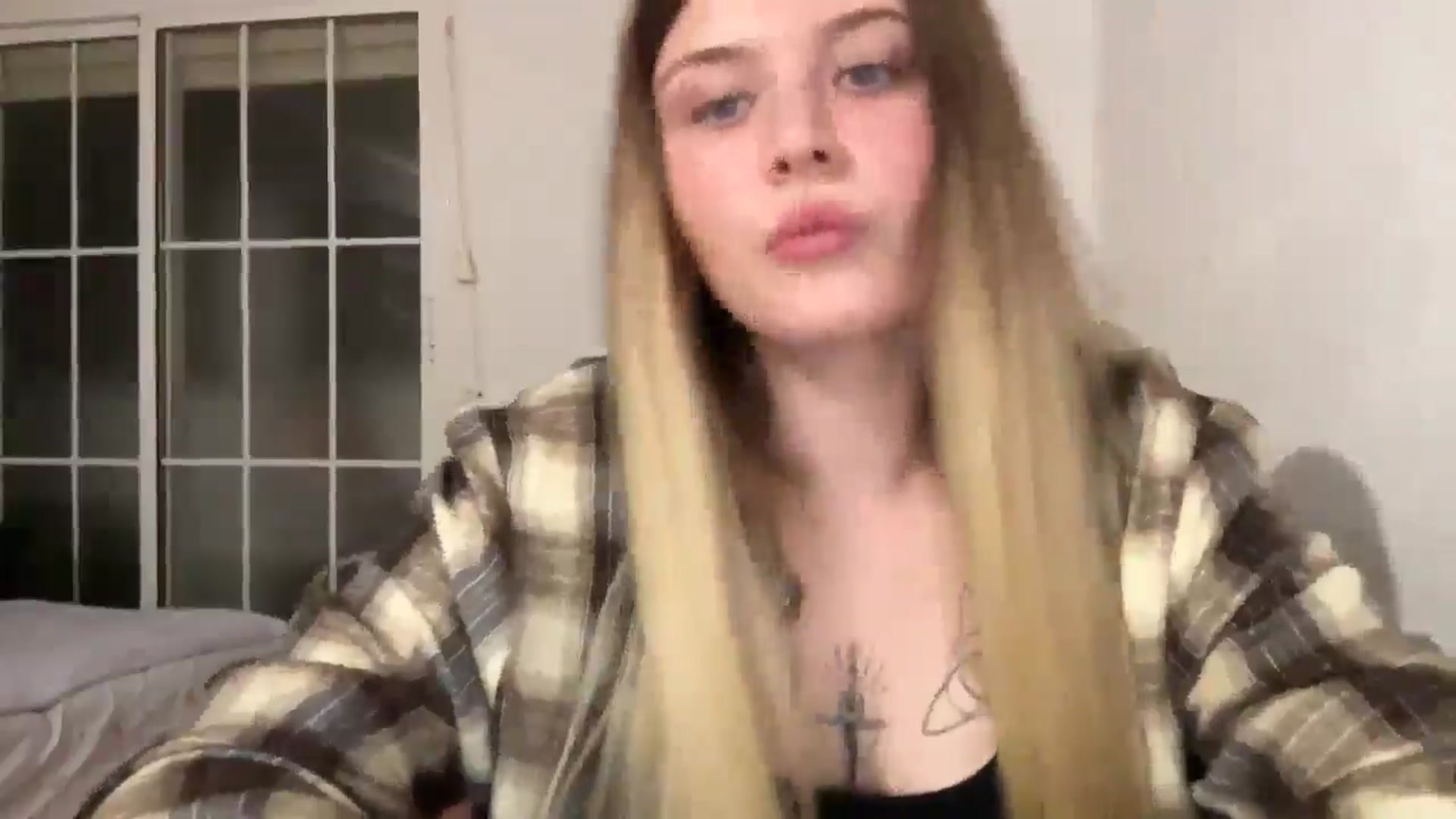 Gallery image thumbnail from BuckwheatLady's myfreecams stream on, 10/25/2025, 18:28 image 10 of 20