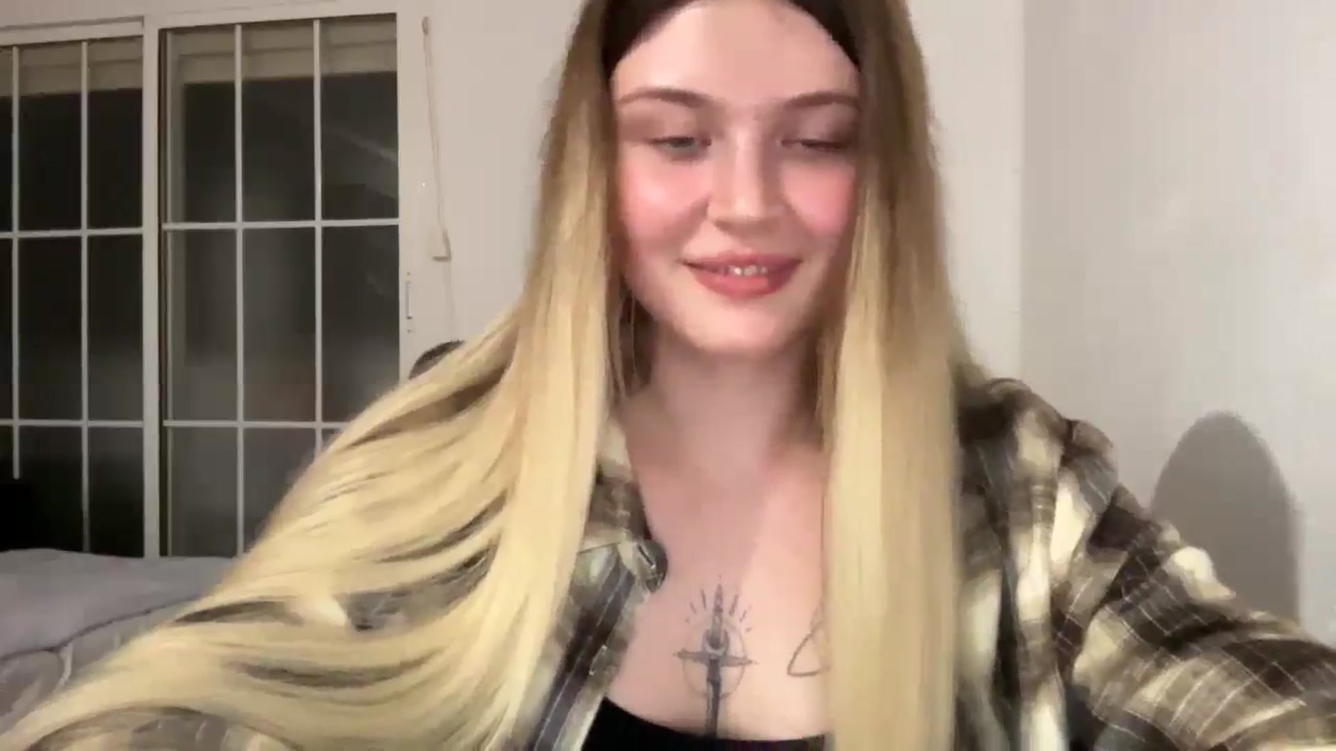 Gallery image thumbnail from BuckwheatLady's myfreecams stream on, 10/25/2025, 18:28 image 18 of 20