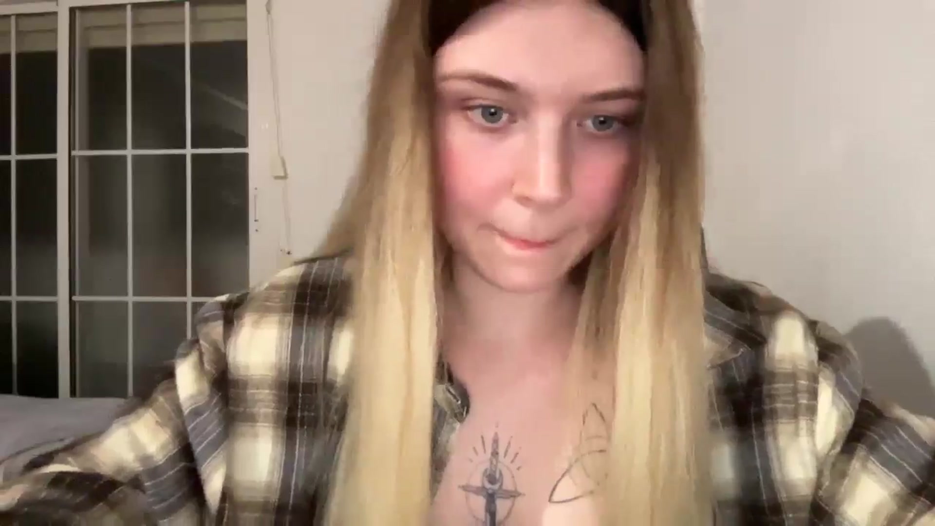 Gallery image thumbnail from BuckwheatLady's myfreecams stream on, 10/25/2025, 18:28 image 4 of 20