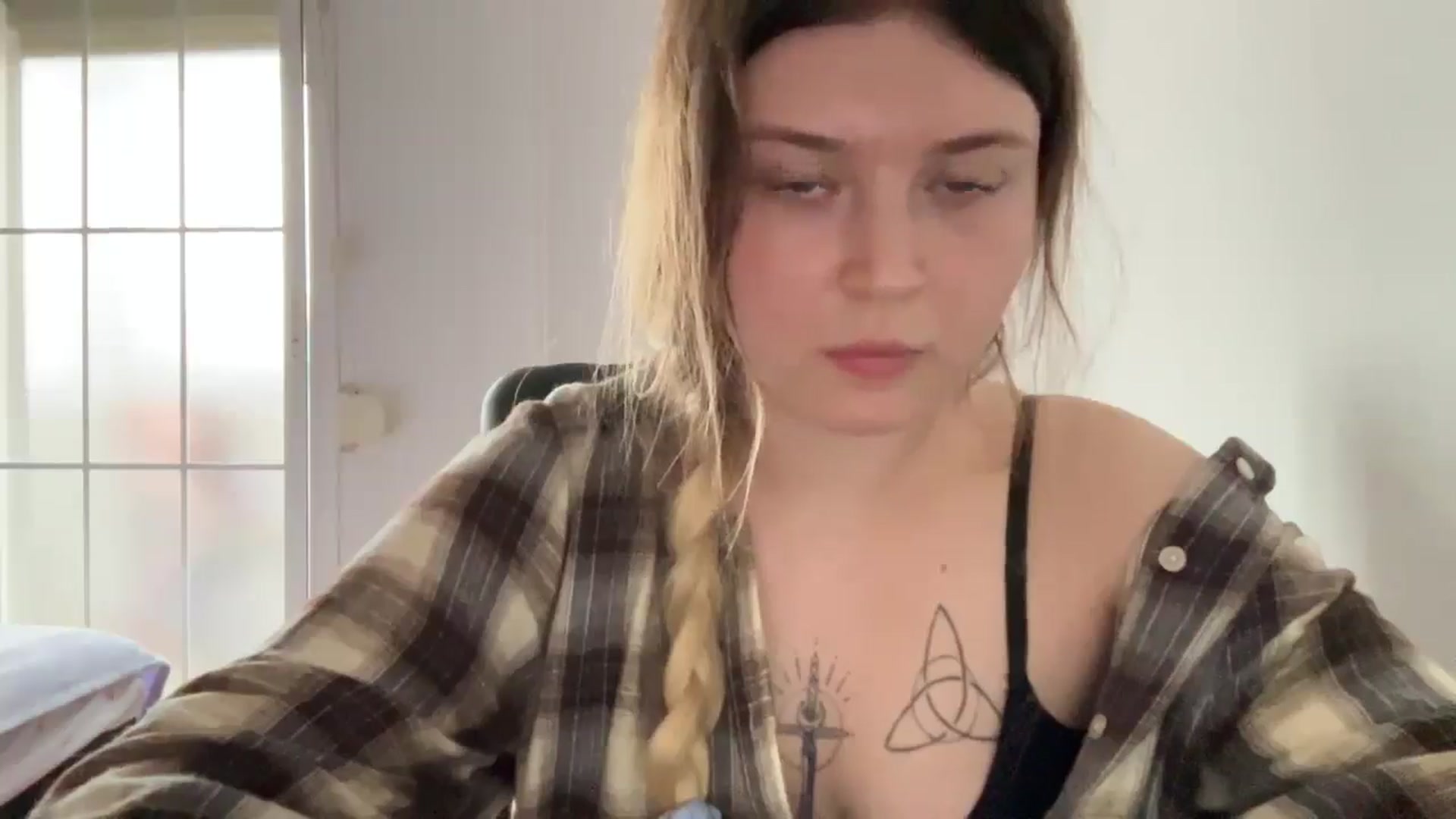 Gallery image thumbnail from BuckwheatLady's myfreecams stream on, 10/26/2025, 14:28 image 16 of 20