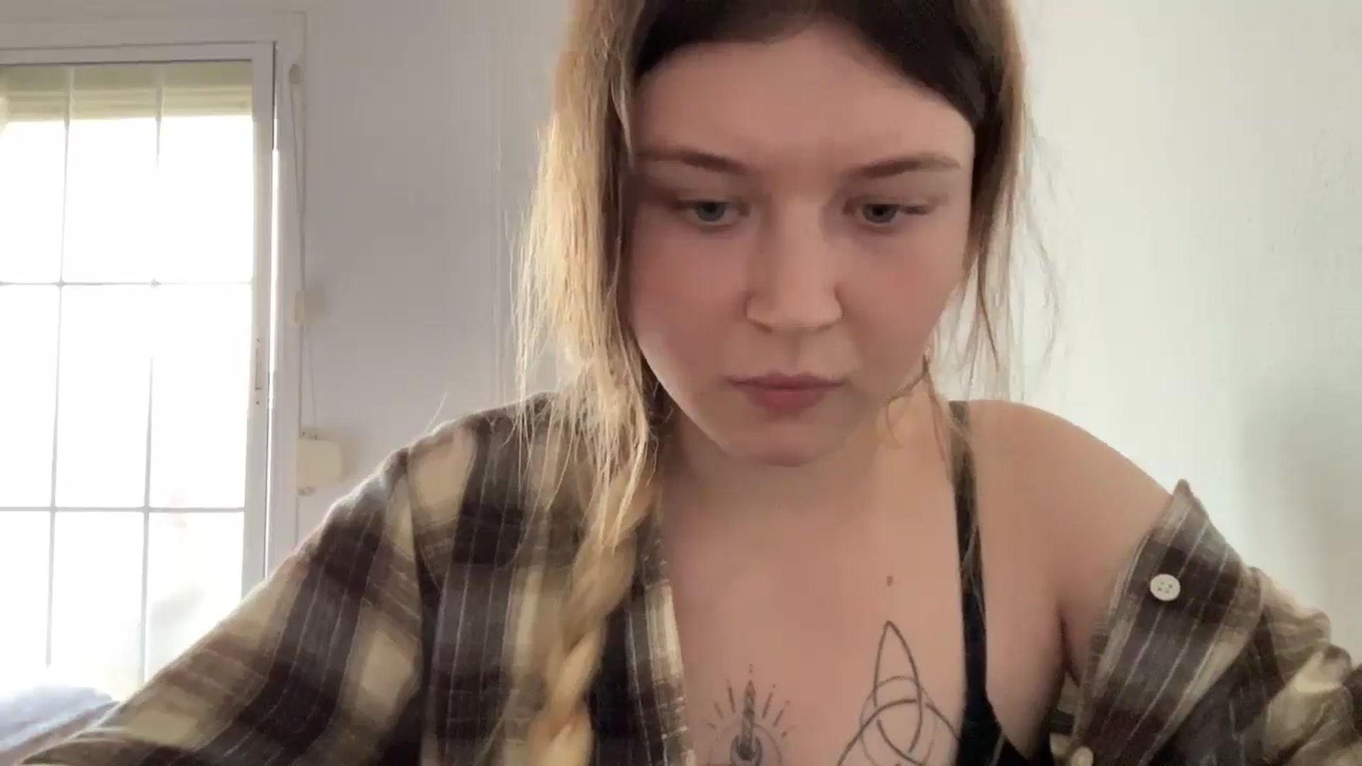 Gallery image thumbnail from BuckwheatLady's myfreecams stream on, 10/26/2025, 14:28 image 10 of 20