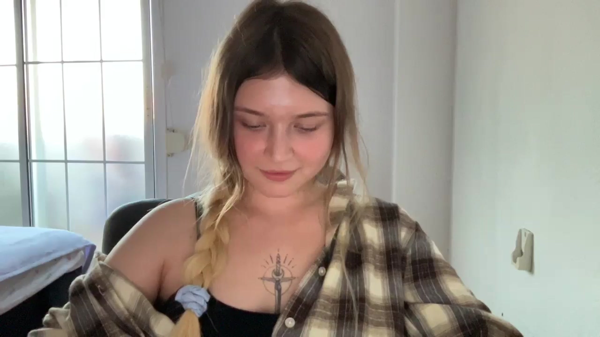 Gallery image thumbnail from BuckwheatLady's myfreecams stream on, 10/26/2025, 18:07 image 4 of 20