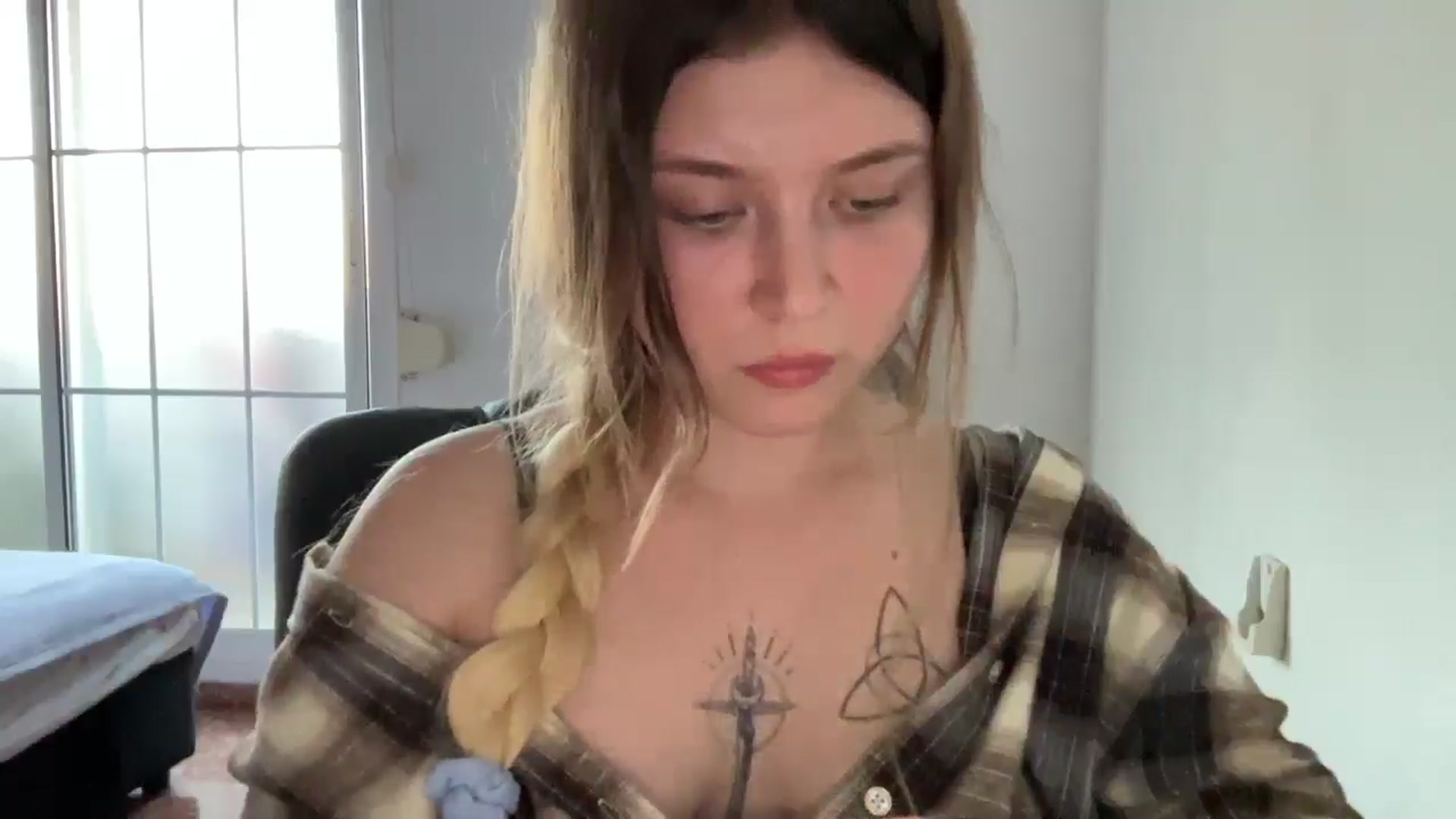 Gallery image thumbnail from BuckwheatLady's myfreecams stream on, 10/26/2025, 18:07 image 3 of 20