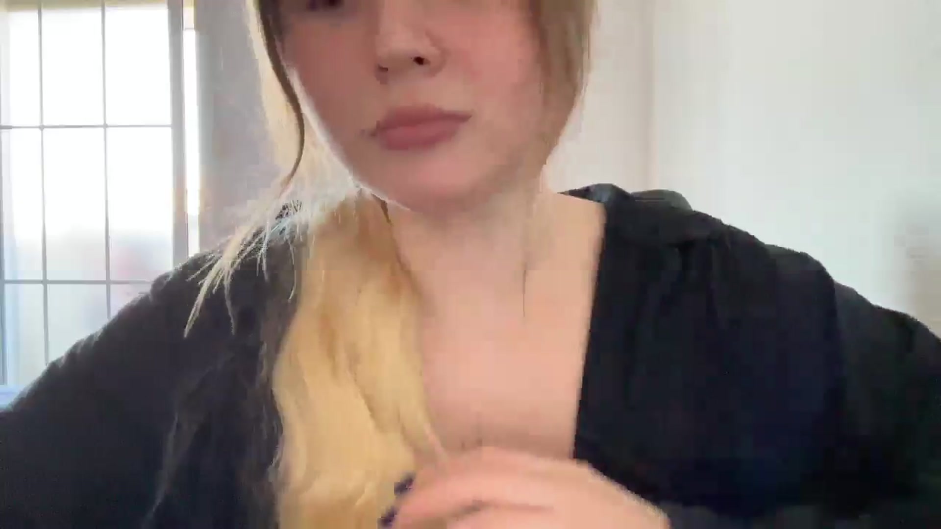 Gallery image thumbnail from BuckwheatLady's myfreecams stream on, 10/27/2025, 13:28 image 8 of 20