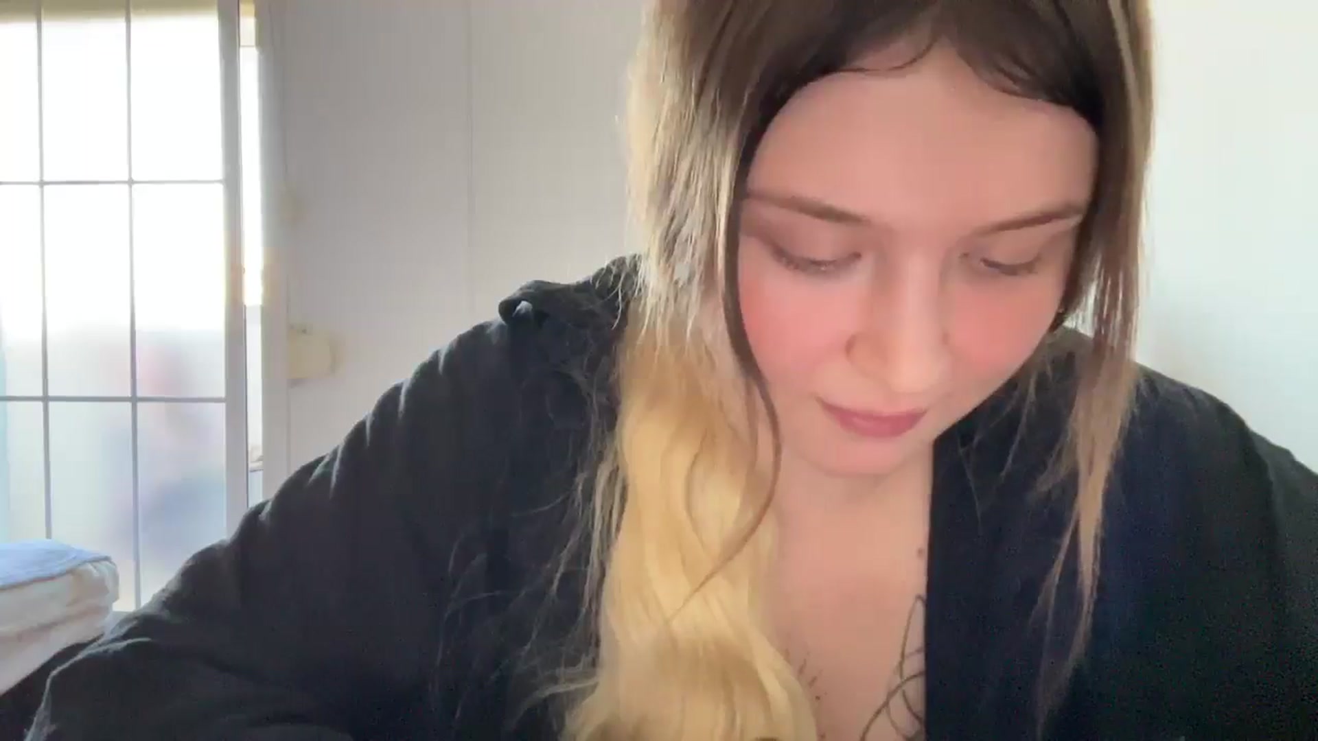 Gallery image thumbnail from BuckwheatLady's myfreecams stream on, 10/27/2025, 13:28 image 10 of 20