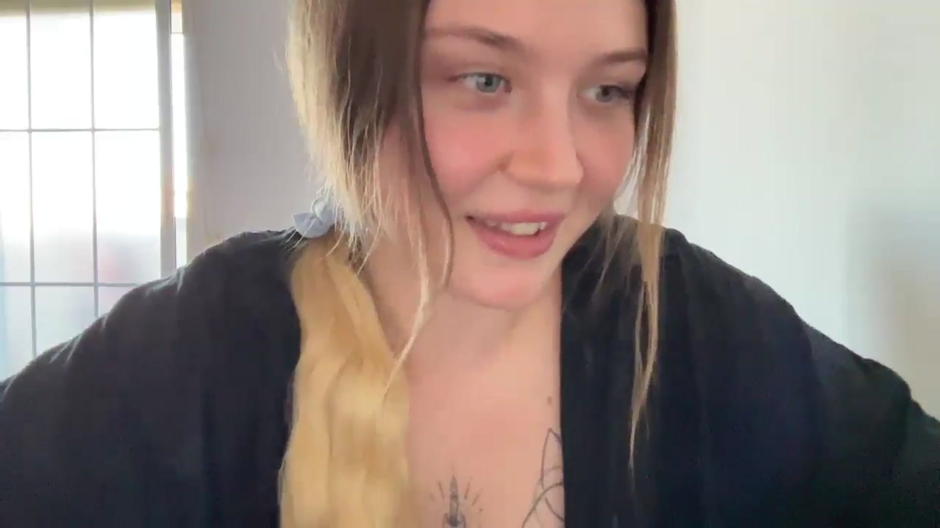 Gallery image thumbnail from BuckwheatLady's myfreecams stream on, 10/27/2025, 13:28 image 11 of 20