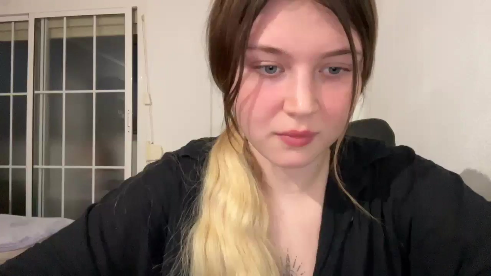 Gallery image thumbnail from BuckwheatLady's myfreecams stream on, 10/27/2025, 17:50 image 16 of 20