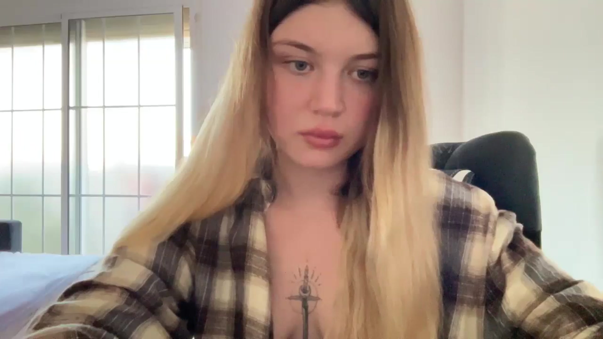 Gallery image thumbnail from BuckwheatLady's myfreecams stream on, 10/28/2025, 15:19 image 6 of 20