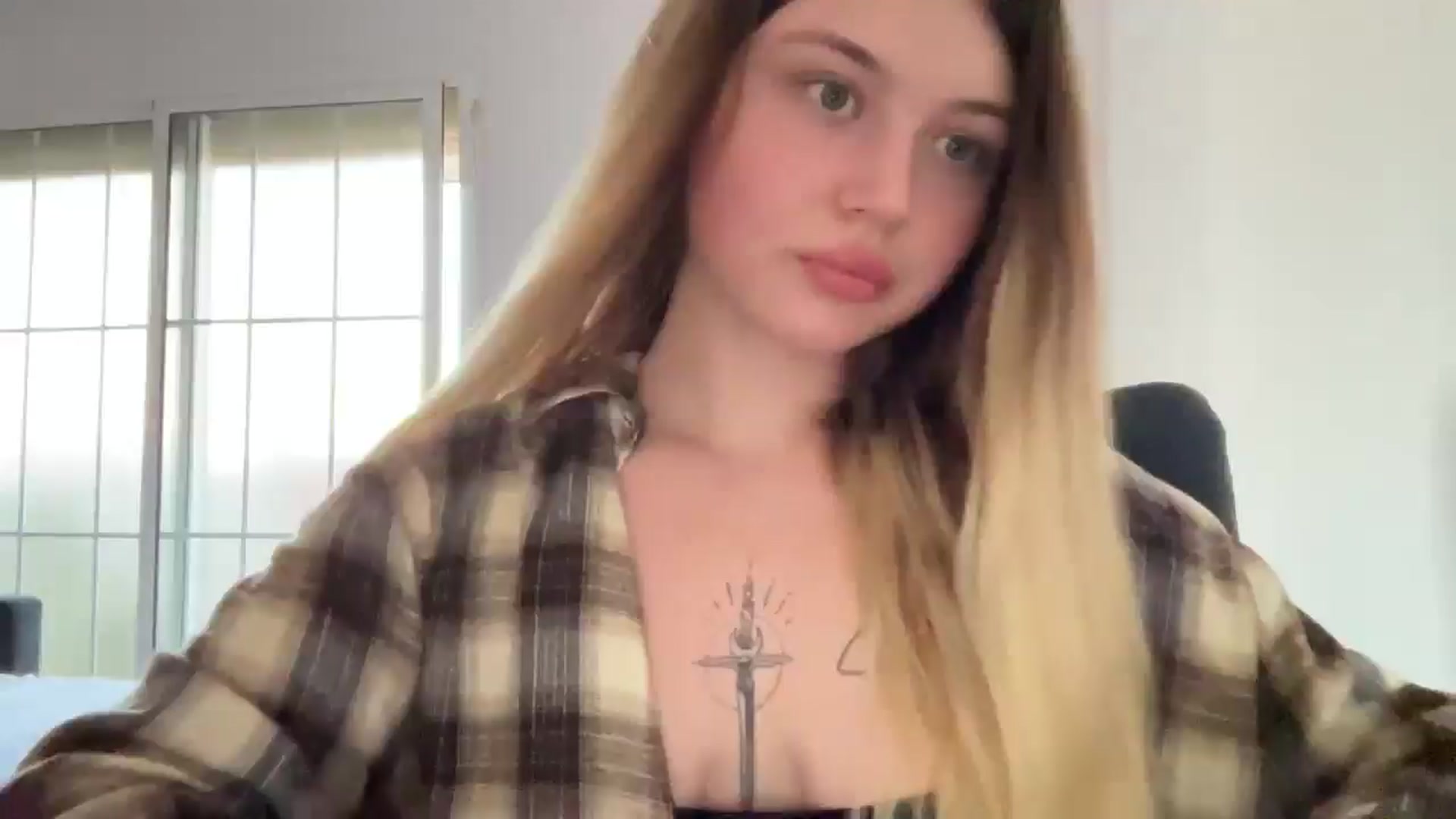 Gallery image thumbnail from BuckwheatLady's myfreecams stream on, 10/28/2025, 15:19 image 4 of 20