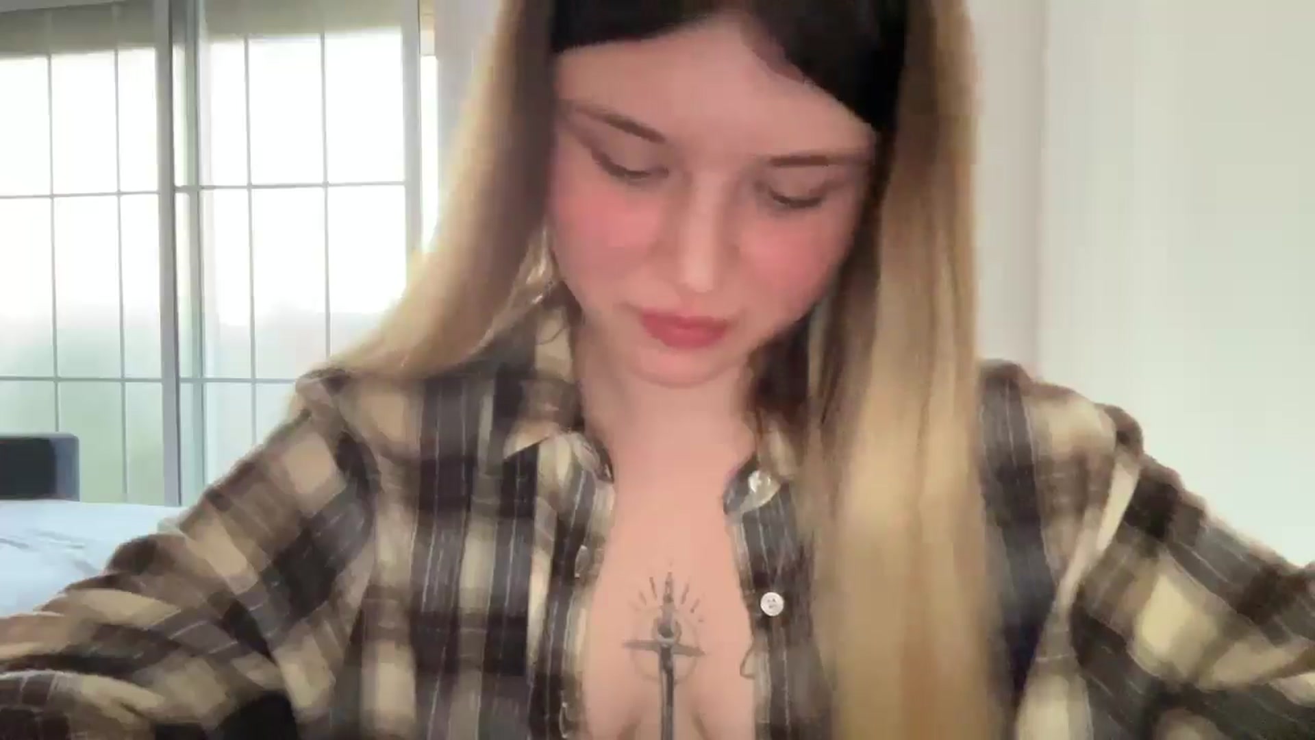 Gallery image thumbnail from BuckwheatLady's myfreecams stream on, 10/28/2025, 16:30 image 4 of 20