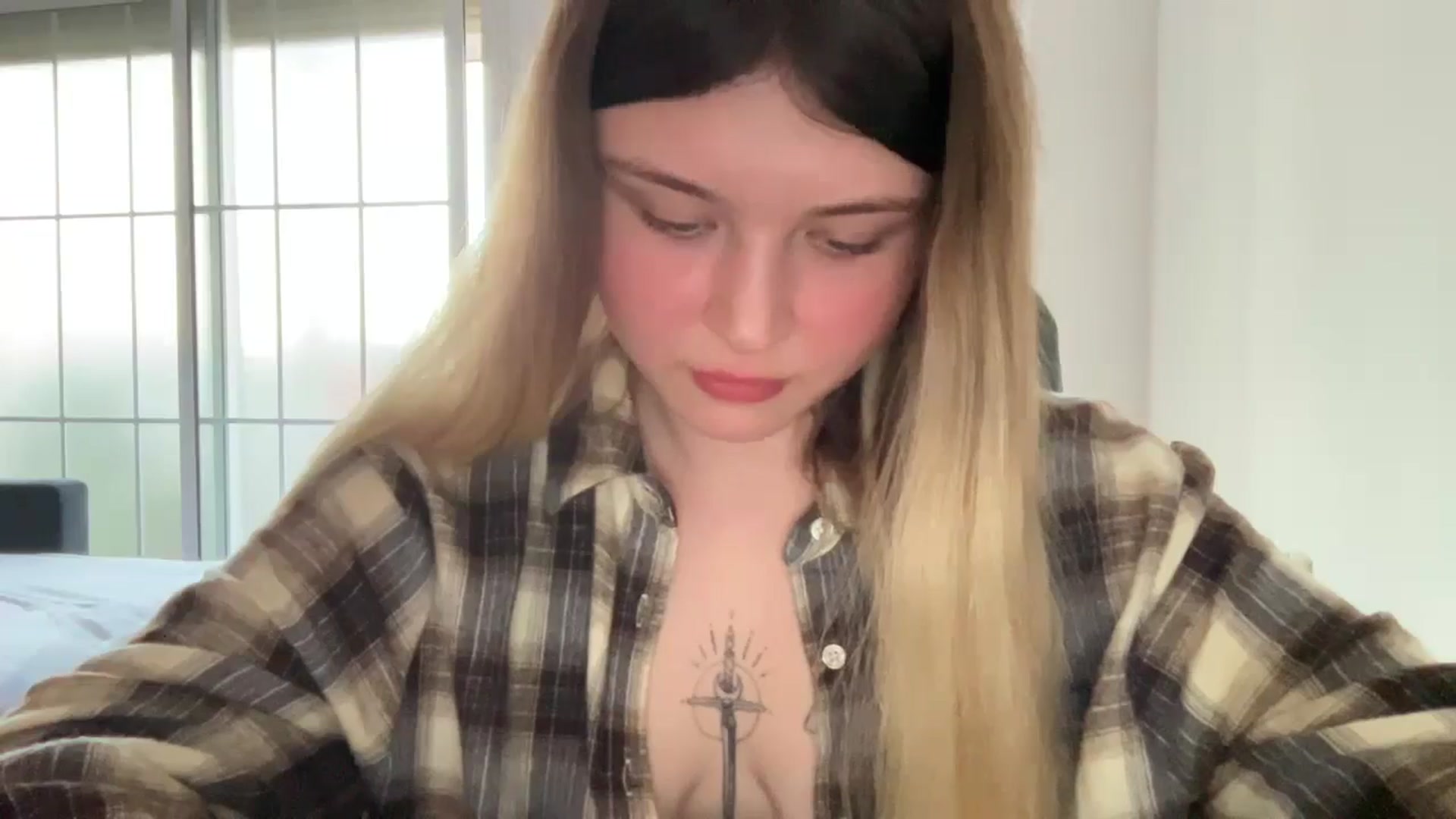 Gallery image thumbnail from BuckwheatLady's myfreecams stream on, 10/28/2025, 16:30 image 5 of 20