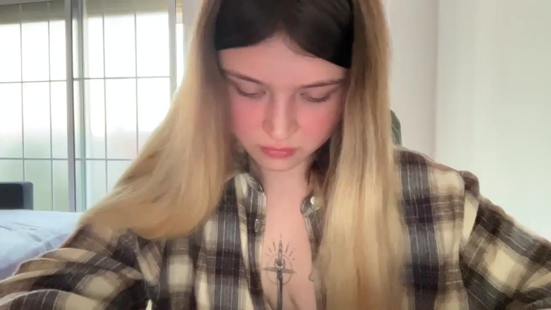 Gallery image thumbnail from BuckwheatLady's myfreecams stream on, 10/28/2025, 16:30 image 3 of 20