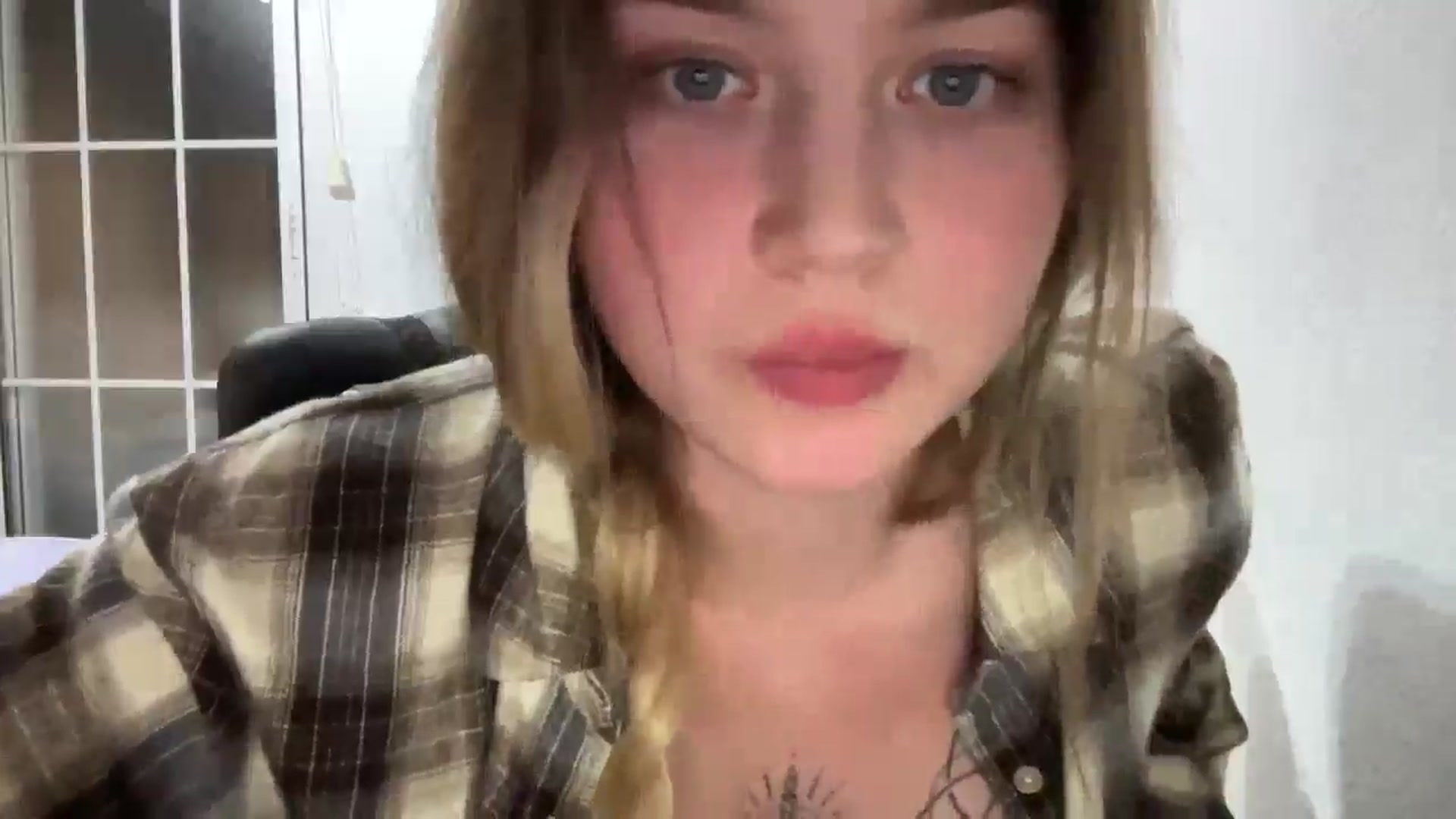 Gallery image thumbnail from BuckwheatLady's myfreecams stream on, 10/28/2025, 22:21 image 19 of 20