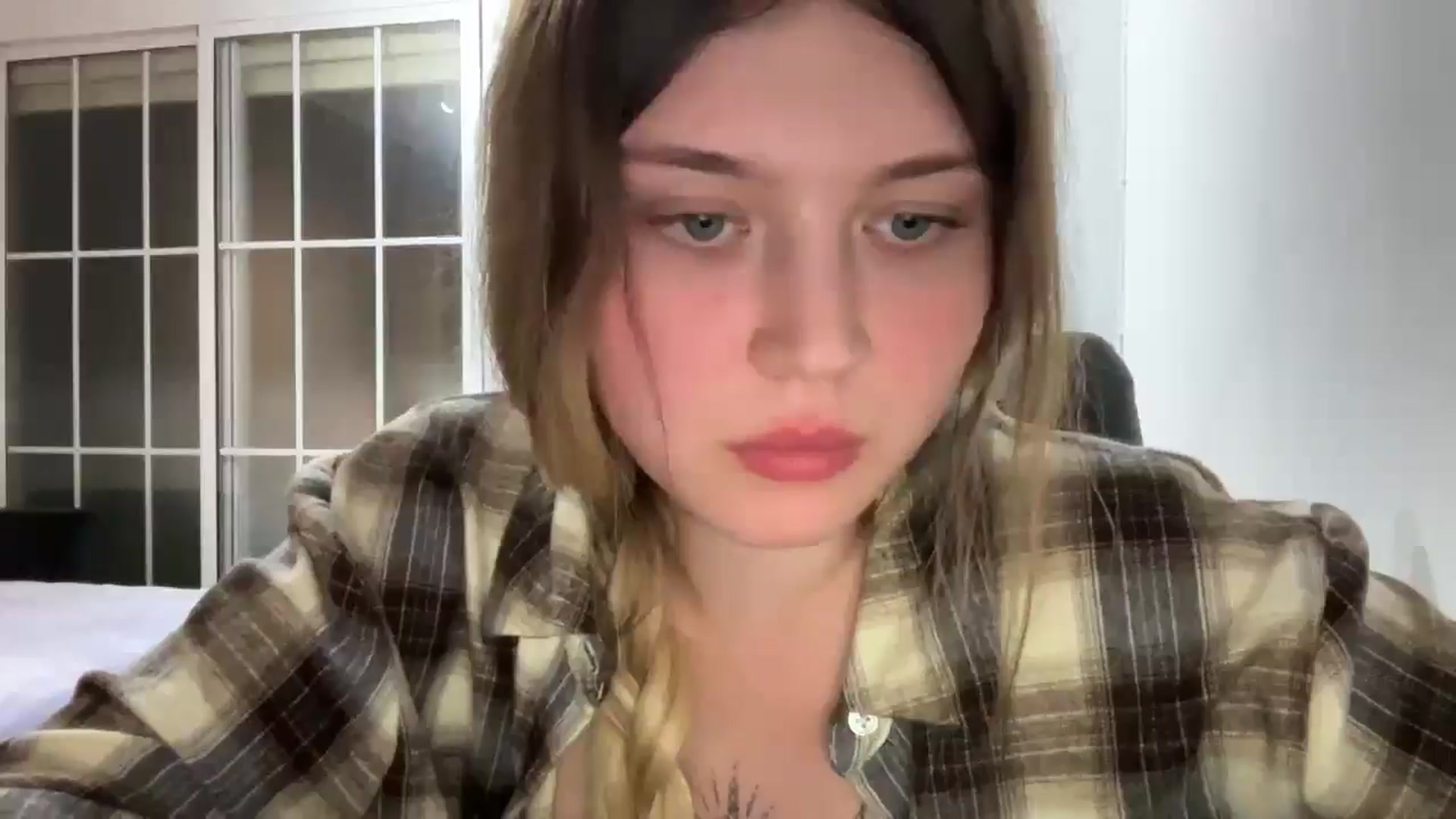 Gallery image thumbnail from BuckwheatLady's myfreecams stream on, 10/28/2025, 22:21 image 17 of 20