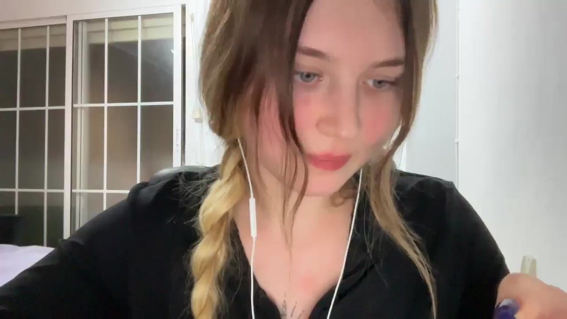 Gallery image thumbnail from BuckwheatLady's myfreecams stream on, 10/29/2025, 20:18 image 7 of 20