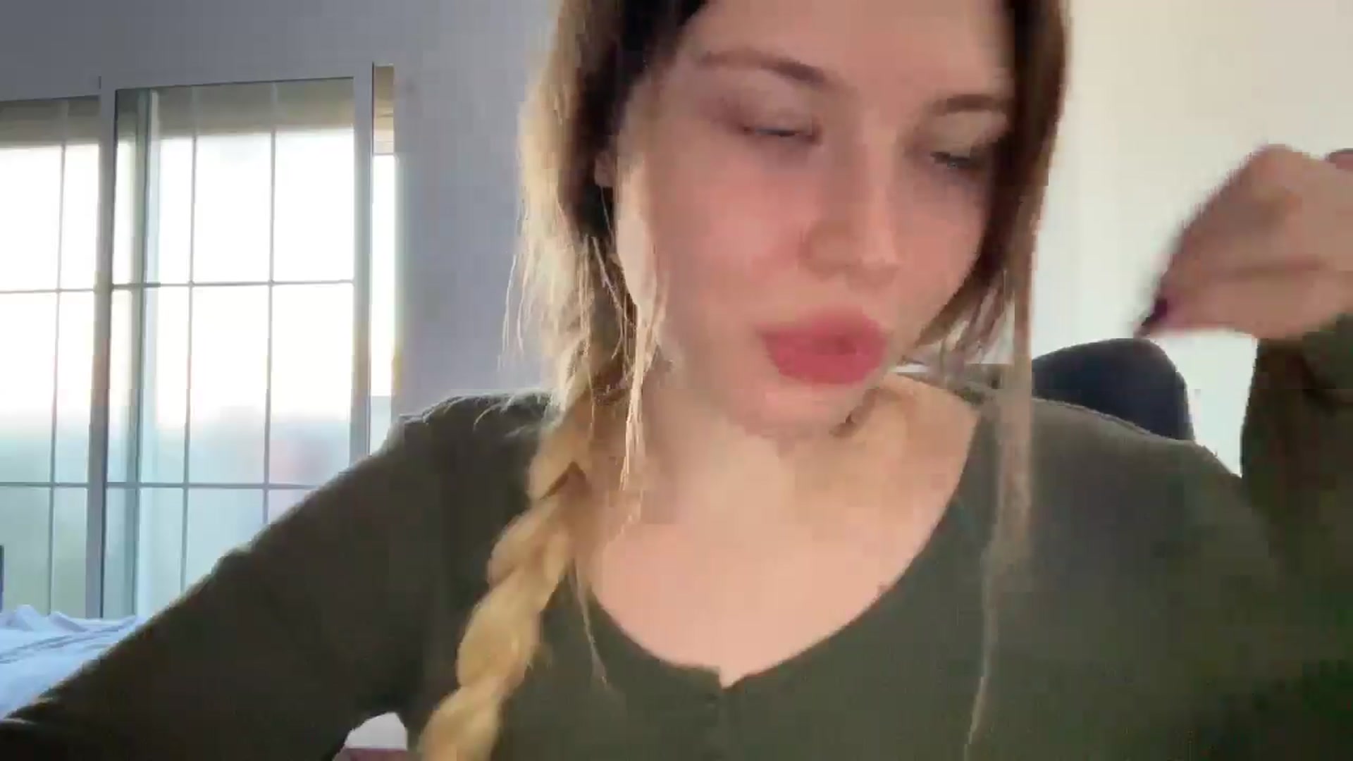 Gallery image thumbnail from BuckwheatLady's myfreecams stream on, 10/30/2025, 08:14 image 6 of 20