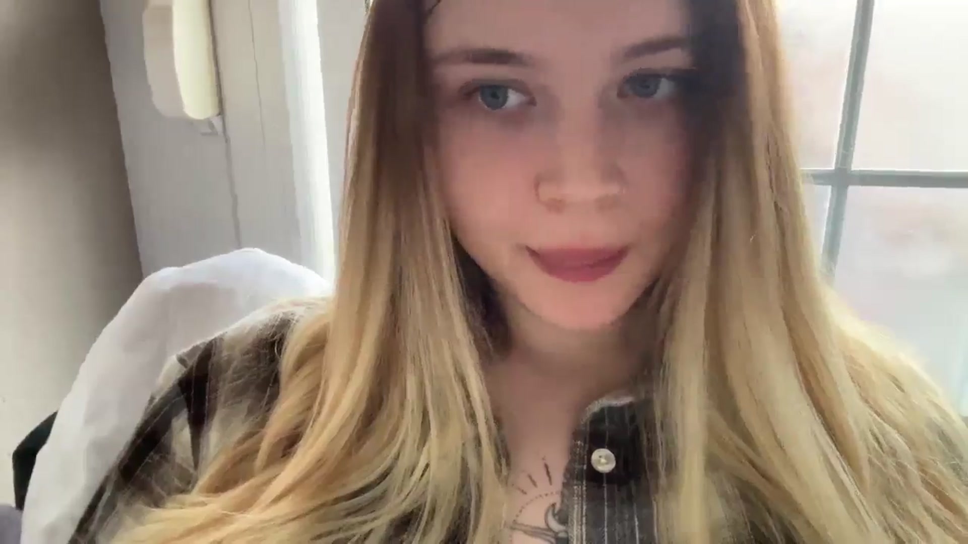 Gallery image thumbnail from BuckwheatLady's myfreecams stream on, 11/01/2025, 08:39 image 3 of 20
