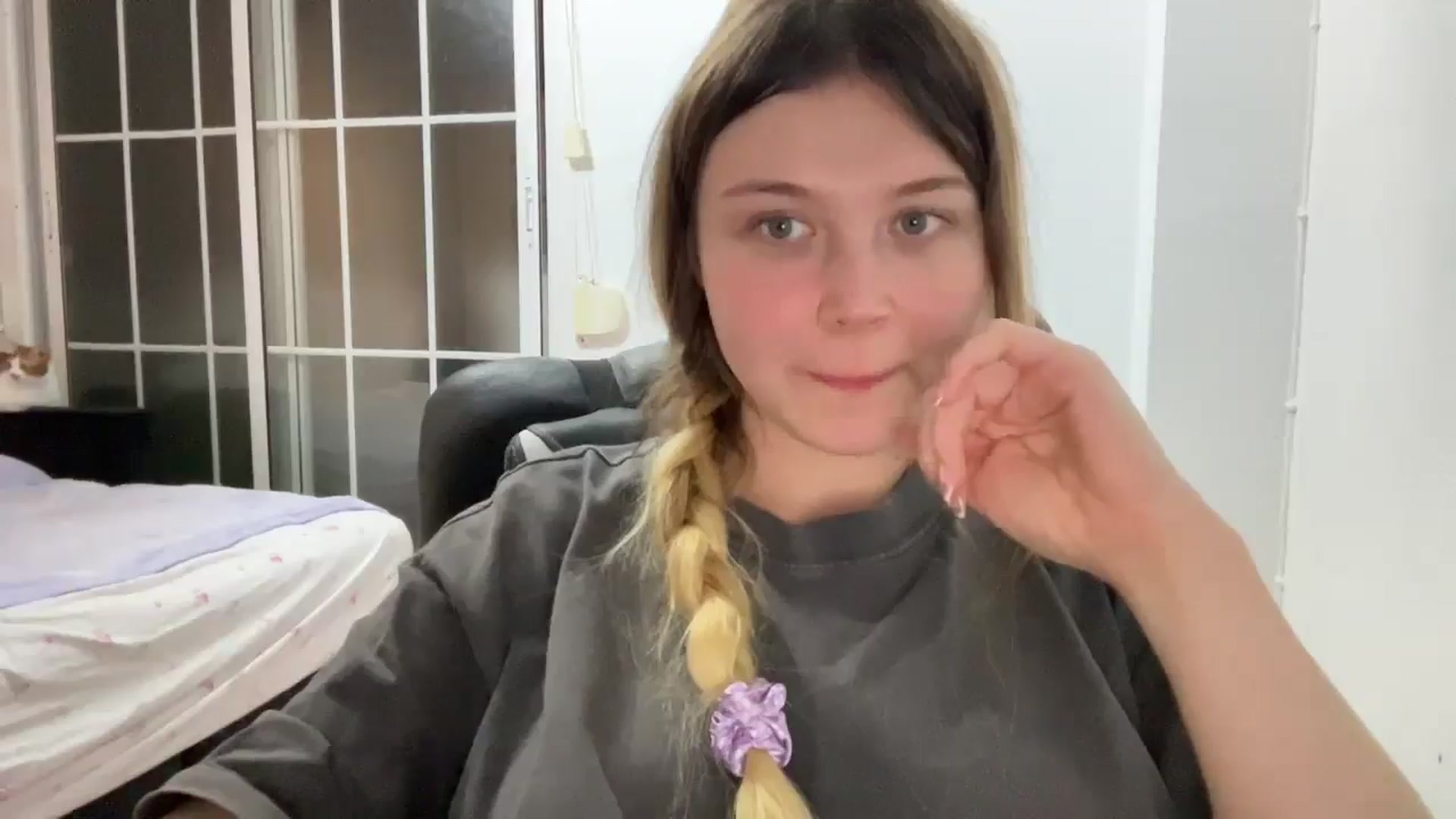 Gallery image thumbnail from BuckwheatLady's myfreecams stream on, 11/05/2025, 20:14 image 9 of 20