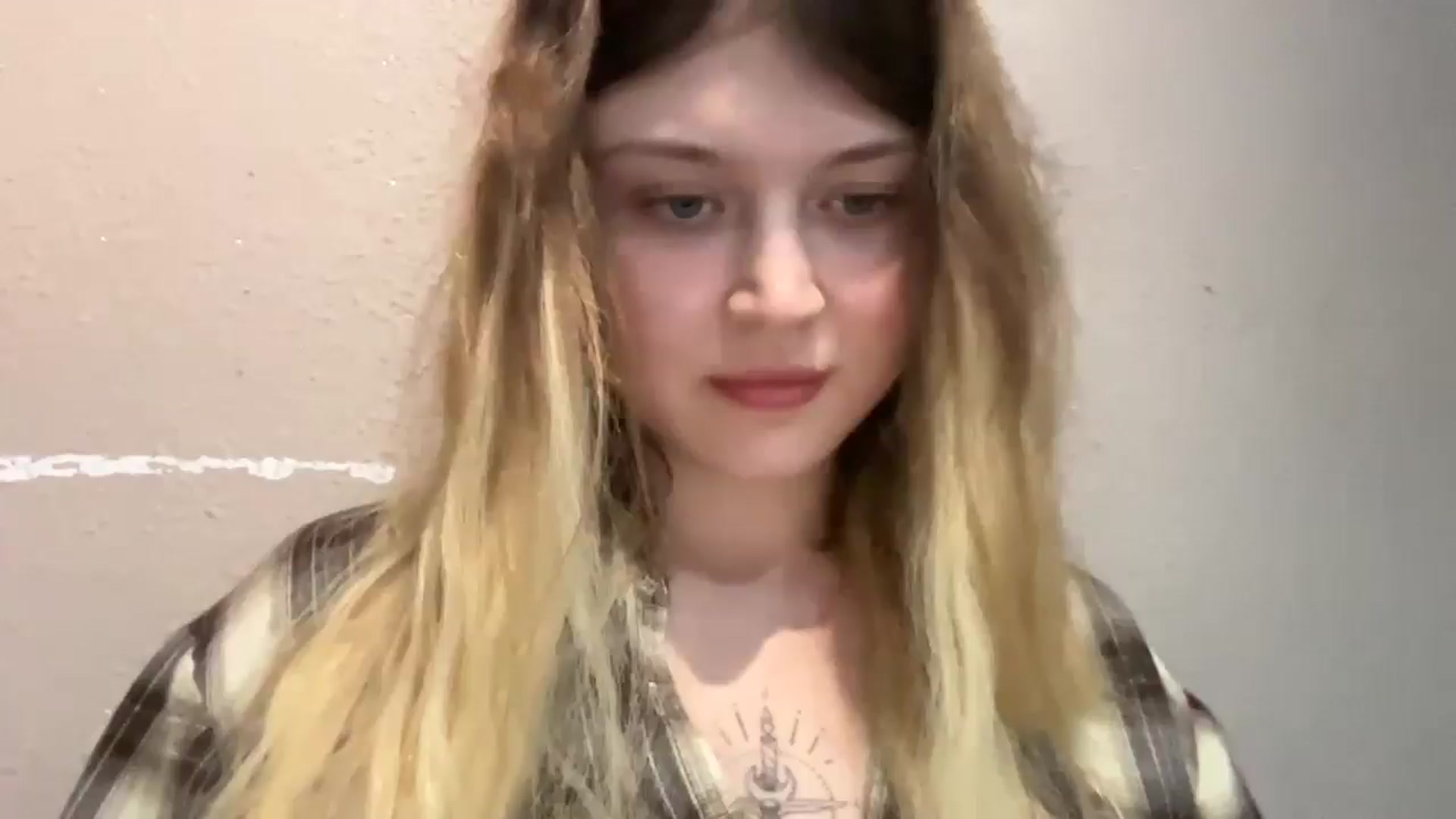 Gallery image thumbnail from BuckwheatLady's myfreecams stream on, 11/06/2025, 20:02 image 17 of 20