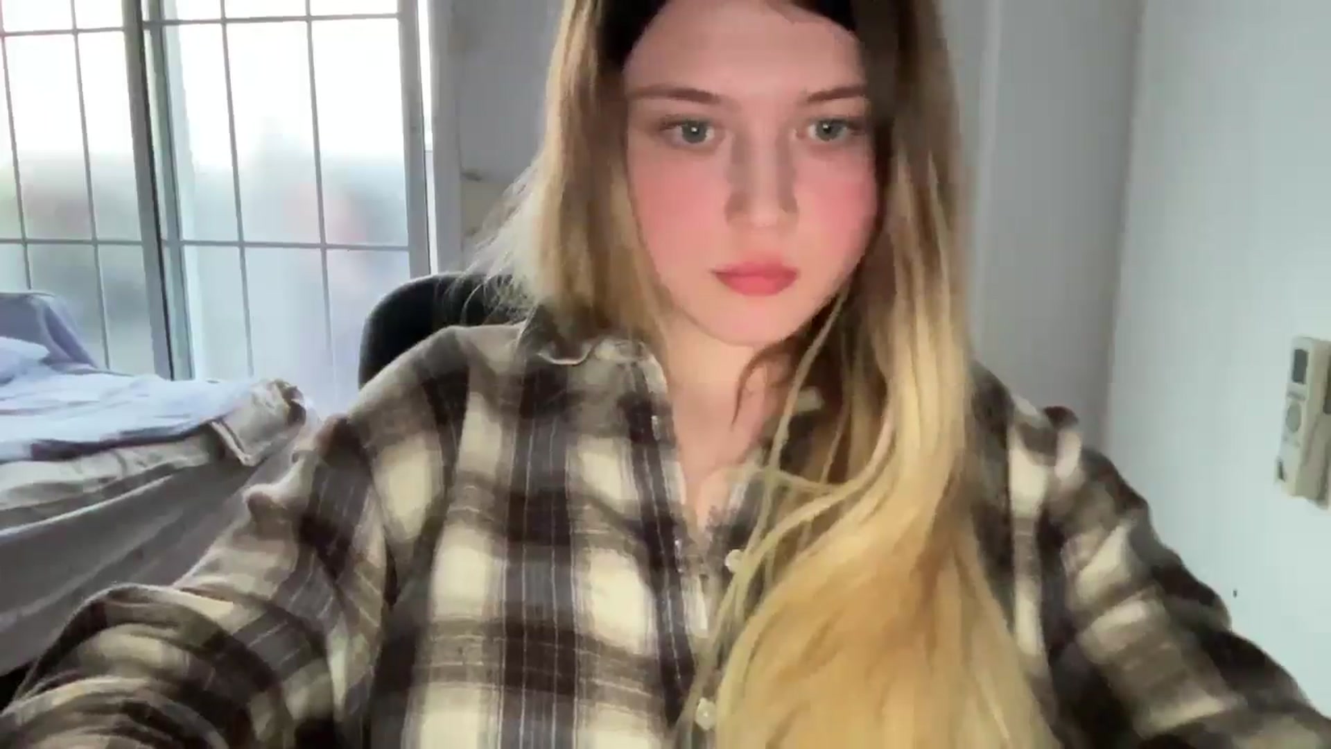 Gallery image thumbnail from BuckwheatLady's myfreecams stream on, 11/07/2025, 16:42 image 18 of 20
