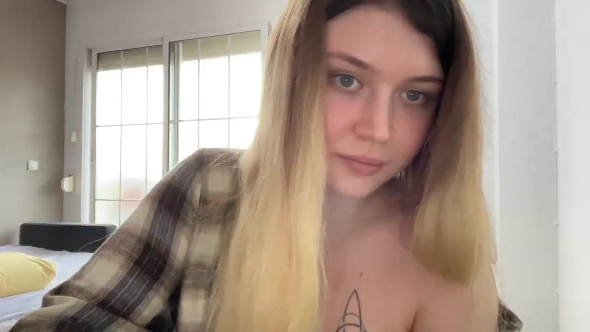 Gallery image thumbnail from BuckwheatLady's myfreecams stream on, 11/14/2025, 11:54 image 3 of 20