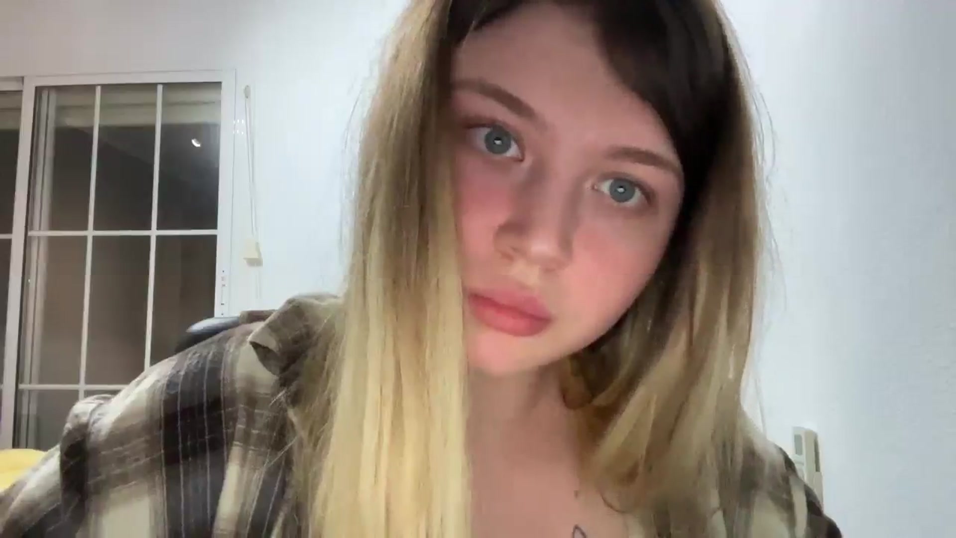 Gallery image thumbnail from BuckwheatLady's myfreecams stream on, 11/14/2025, 20:44 image 15 of 20