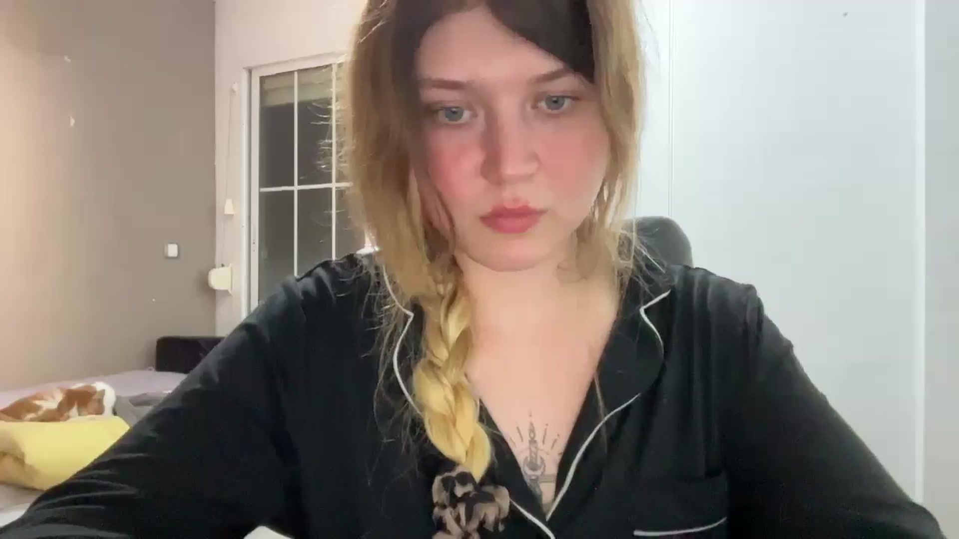 Gallery image thumbnail from BuckwheatLady's myfreecams stream on, 11/17/2025, 20:39 image 6 of 20