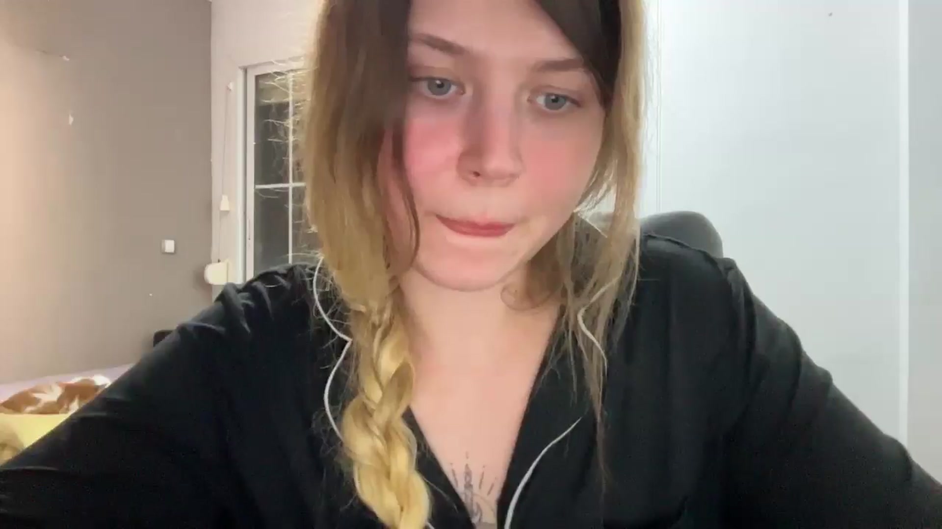 Gallery image thumbnail from BuckwheatLady's myfreecams stream on, 11/17/2025, 20:39 image 8 of 20