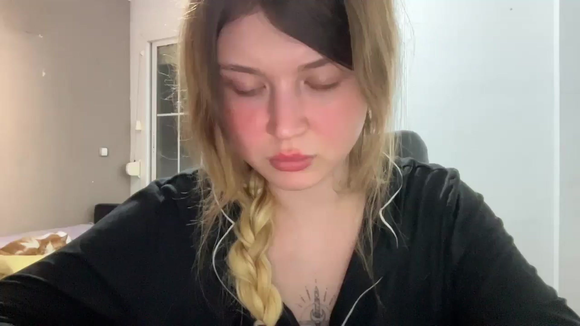 Gallery image thumbnail from BuckwheatLady's myfreecams stream on, 11/17/2025, 20:39 image 9 of 20