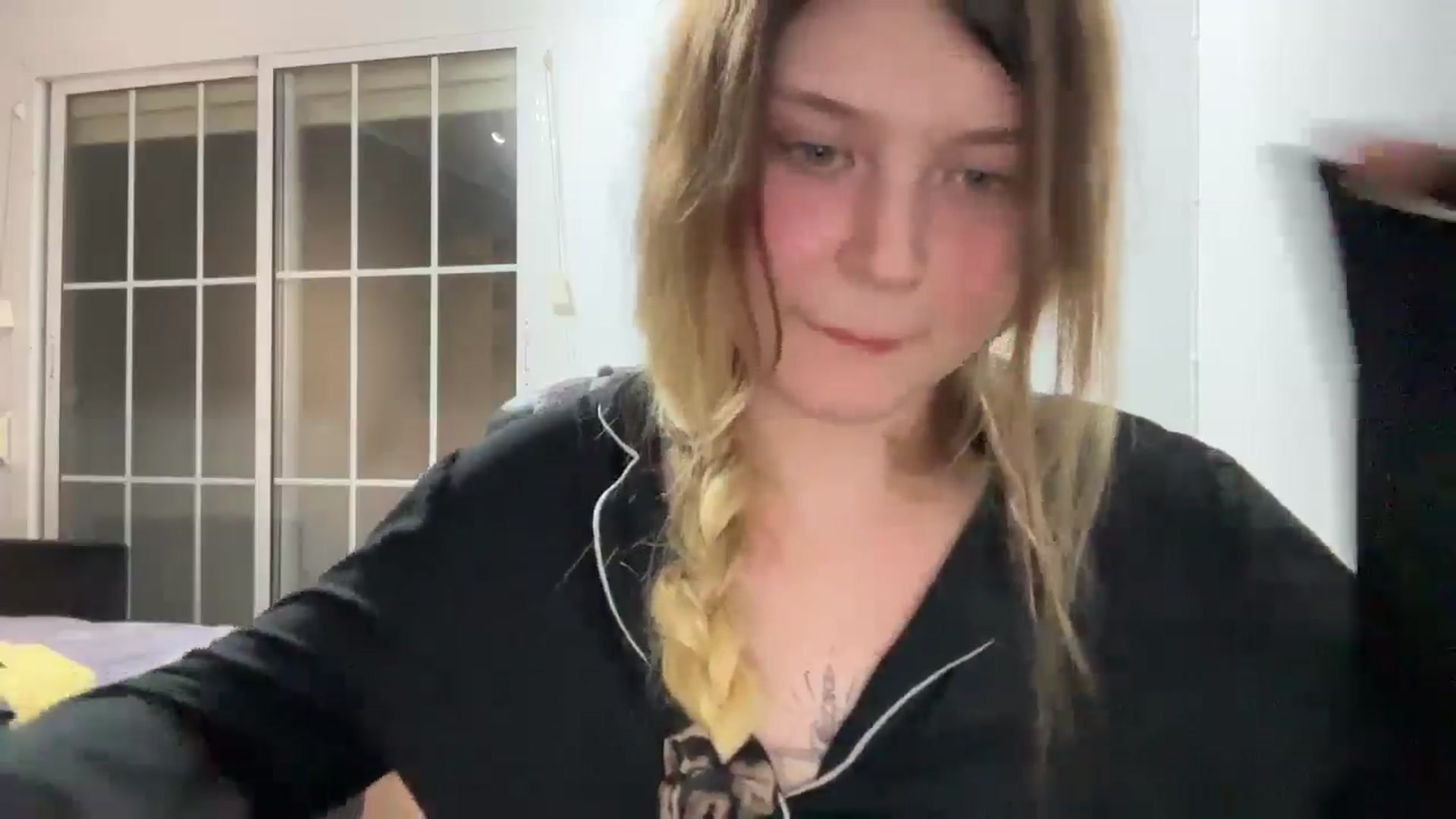 Gallery image thumbnail from BuckwheatLady's myfreecams stream on, 11/17/2025, 21:05 image 12 of 20