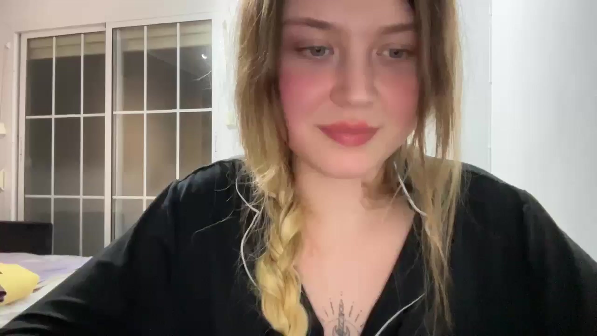 Gallery image thumbnail from BuckwheatLady's myfreecams stream on, 11/17/2025, 21:05 image 11 of 20