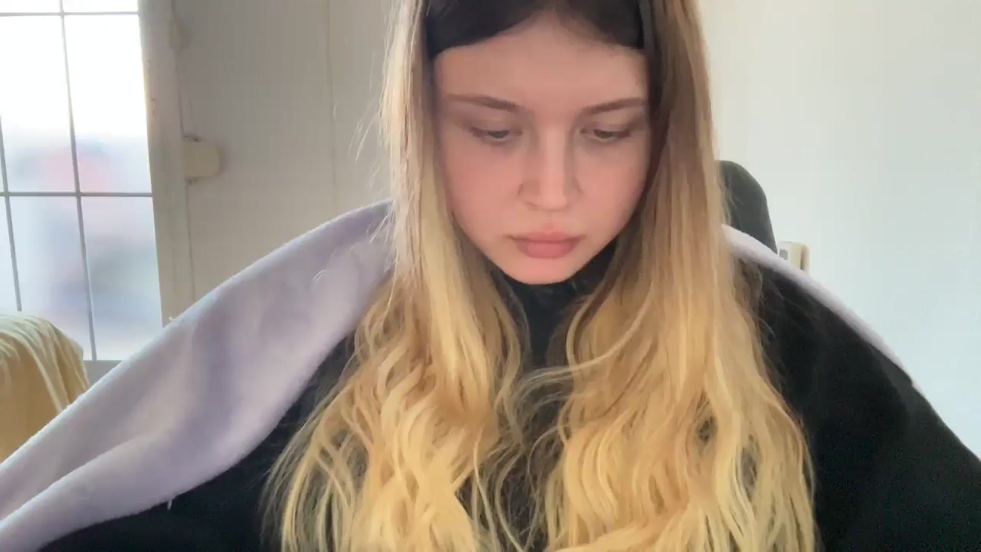 Gallery image thumbnail from BuckwheatLady's myfreecams stream on, 11/21/2025, 14:58 image 6 of 20
