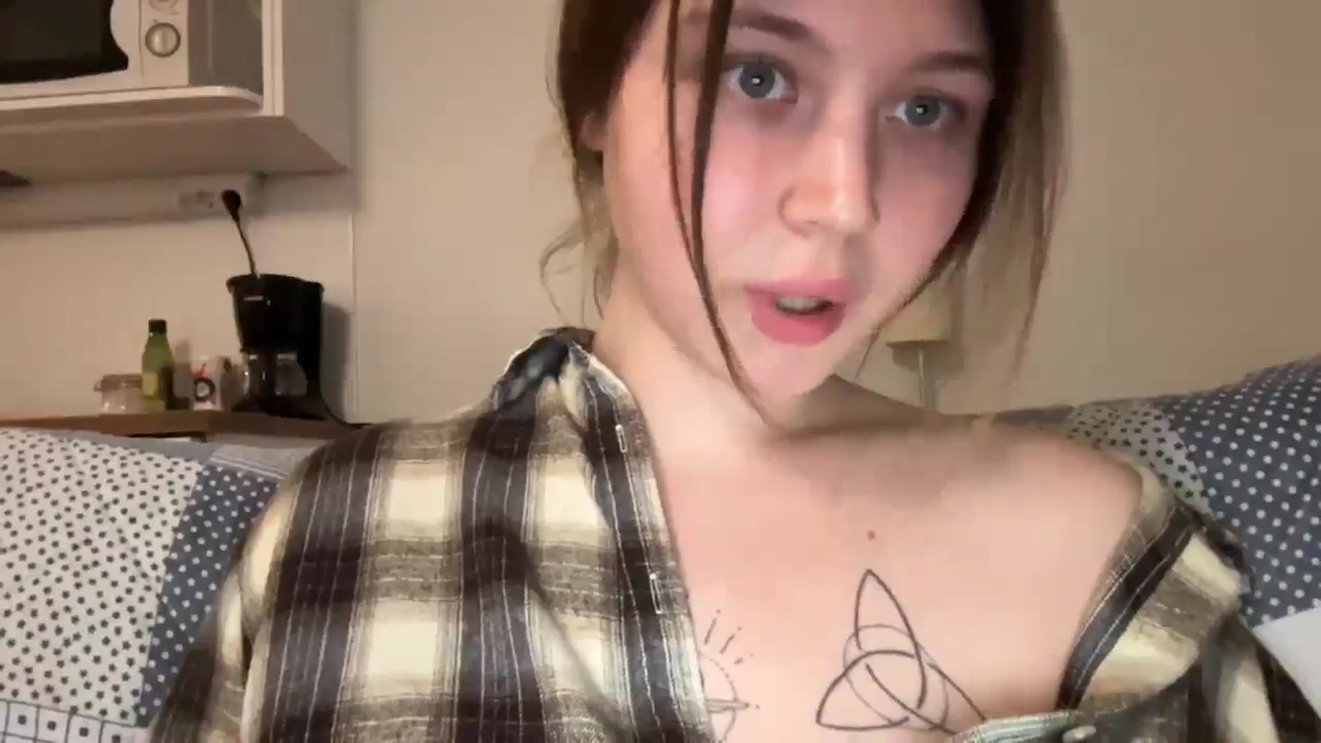 Gallery image thumbnail from BuckwheatLady's myfreecams stream on, 12/02/2025, 14:24 image 8 of 20