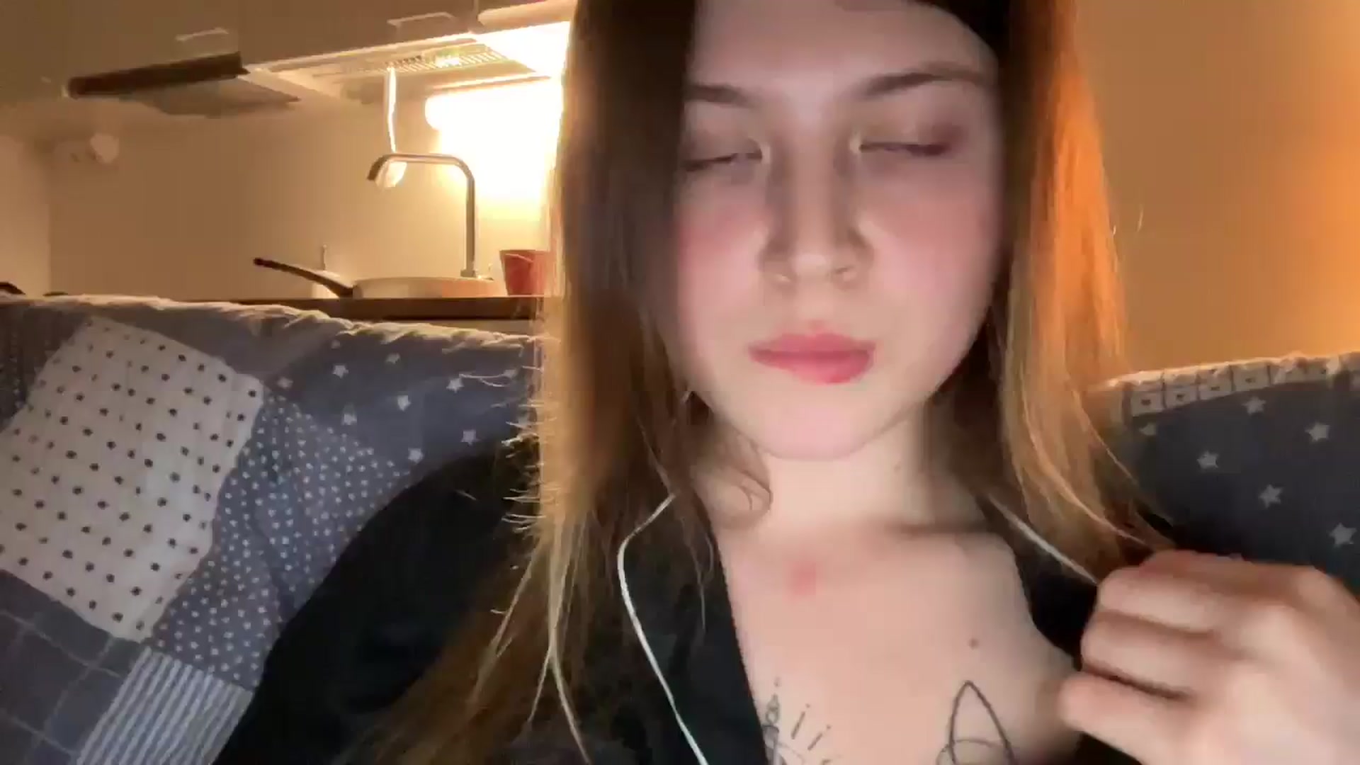 Gallery image thumbnail from BuckwheatLady's myfreecams stream on, 12/03/2025, 19:48 image 20 of 20
