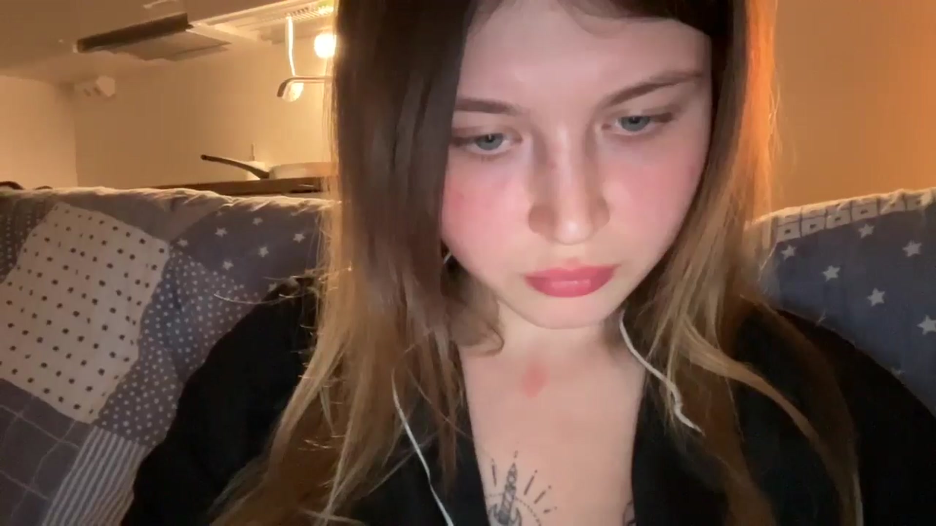 Gallery image thumbnail from BuckwheatLady's myfreecams stream on, 12/03/2025, 19:48 image 19 of 20