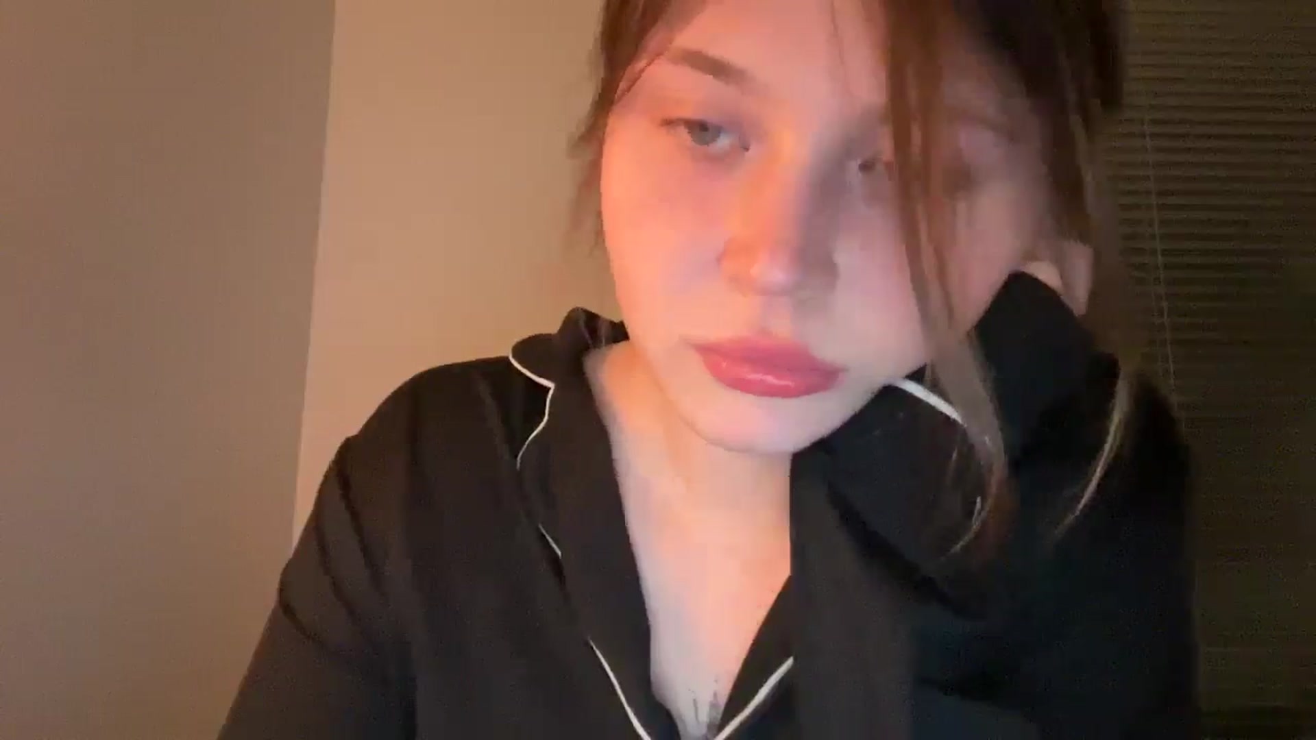 Gallery image thumbnail from BuckwheatLady's myfreecams stream on, 12/04/2025, 17:29 image 20 of 20