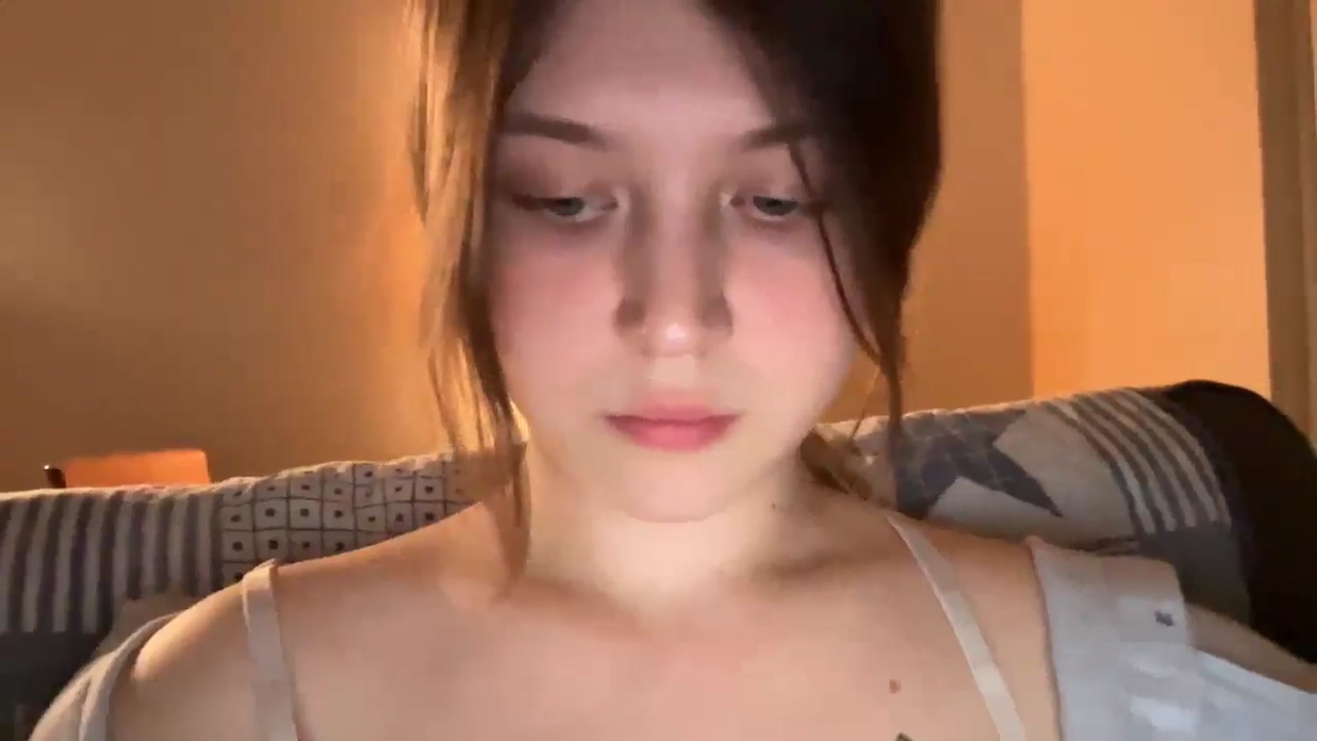 Gallery image thumbnail from BuckwheatLady's myfreecams stream on, 12/08/2025, 17:42 image 3 of 20