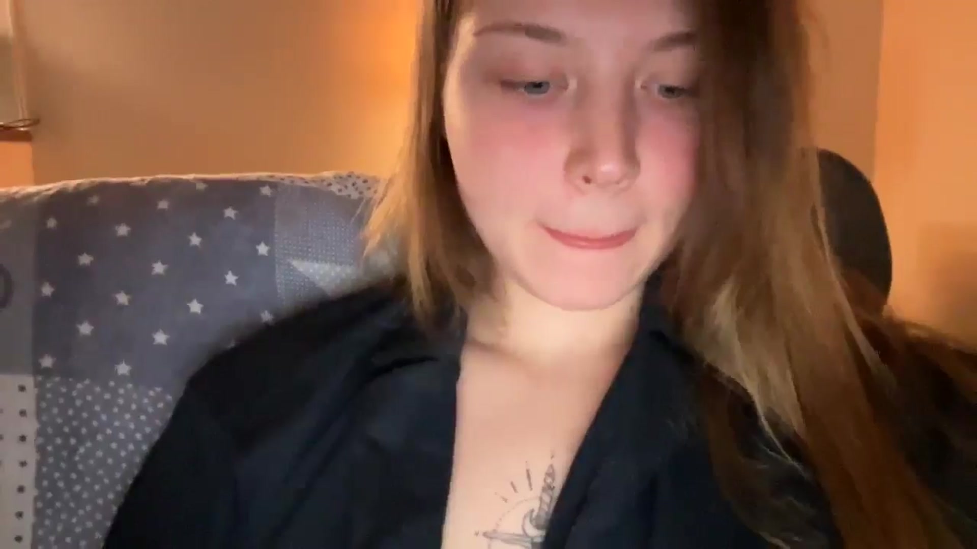 Gallery image thumbnail from BuckwheatLady's myfreecams stream on, 12/10/2025, 17:45 image 6 of 20
