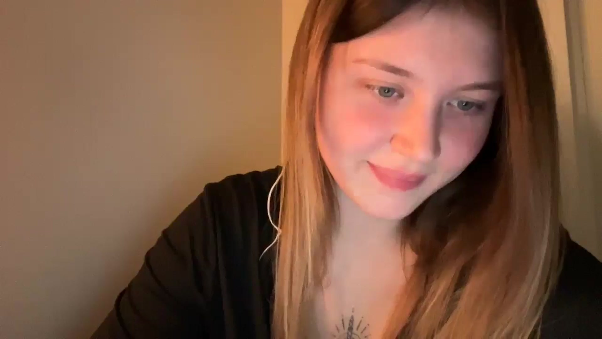 Gallery image thumbnail from BuckwheatLady's myfreecams stream on, 12/11/2025, 18:37 image 14 of 20