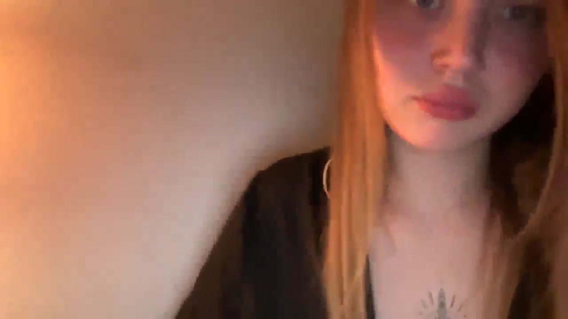 Gallery image thumbnail from BuckwheatLady's myfreecams stream on, 12/11/2025, 18:37 image 19 of 20